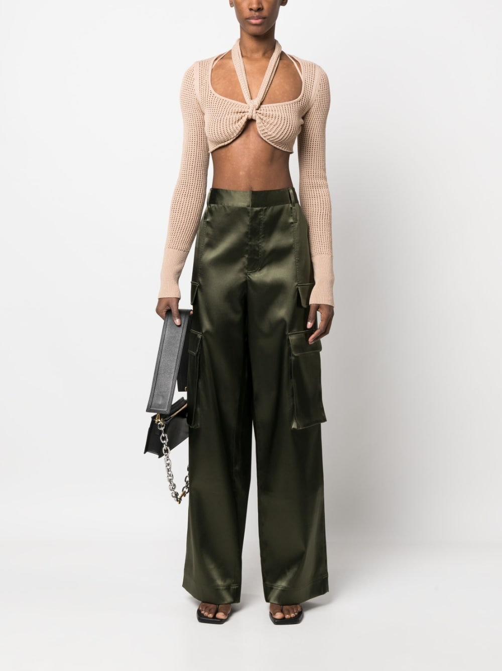 CROP TOP WITH NECKLIN