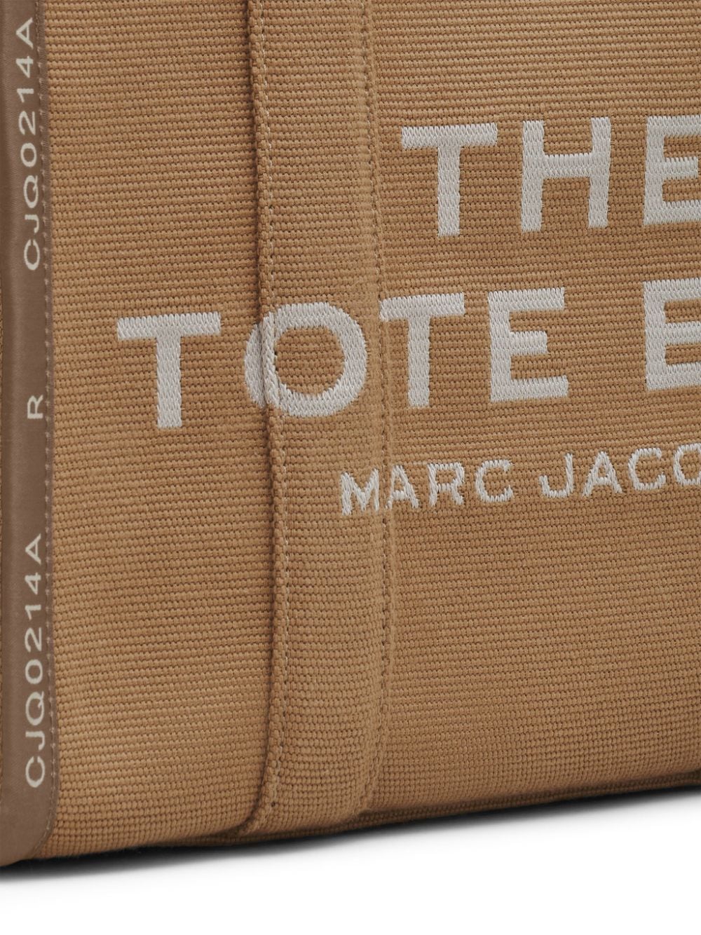 THE MEDIUM TOTE