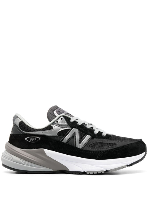 990