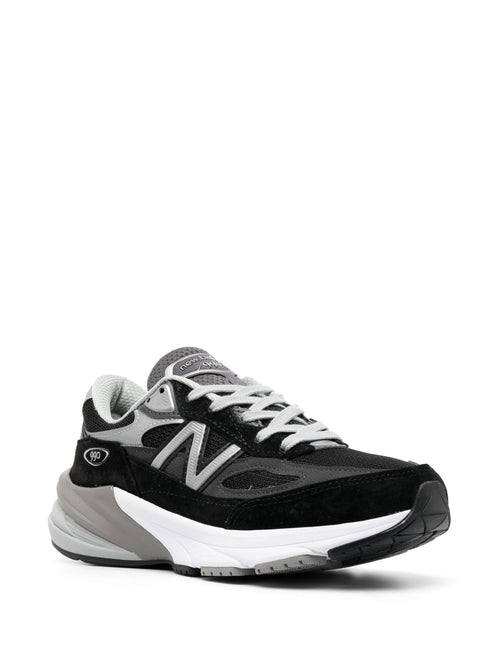 990