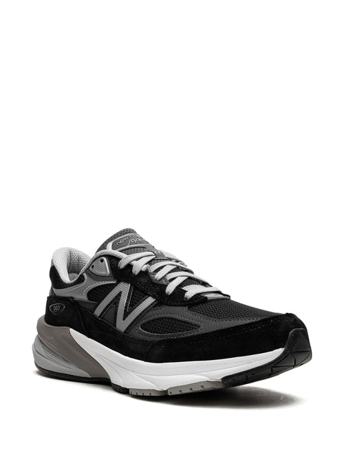 990