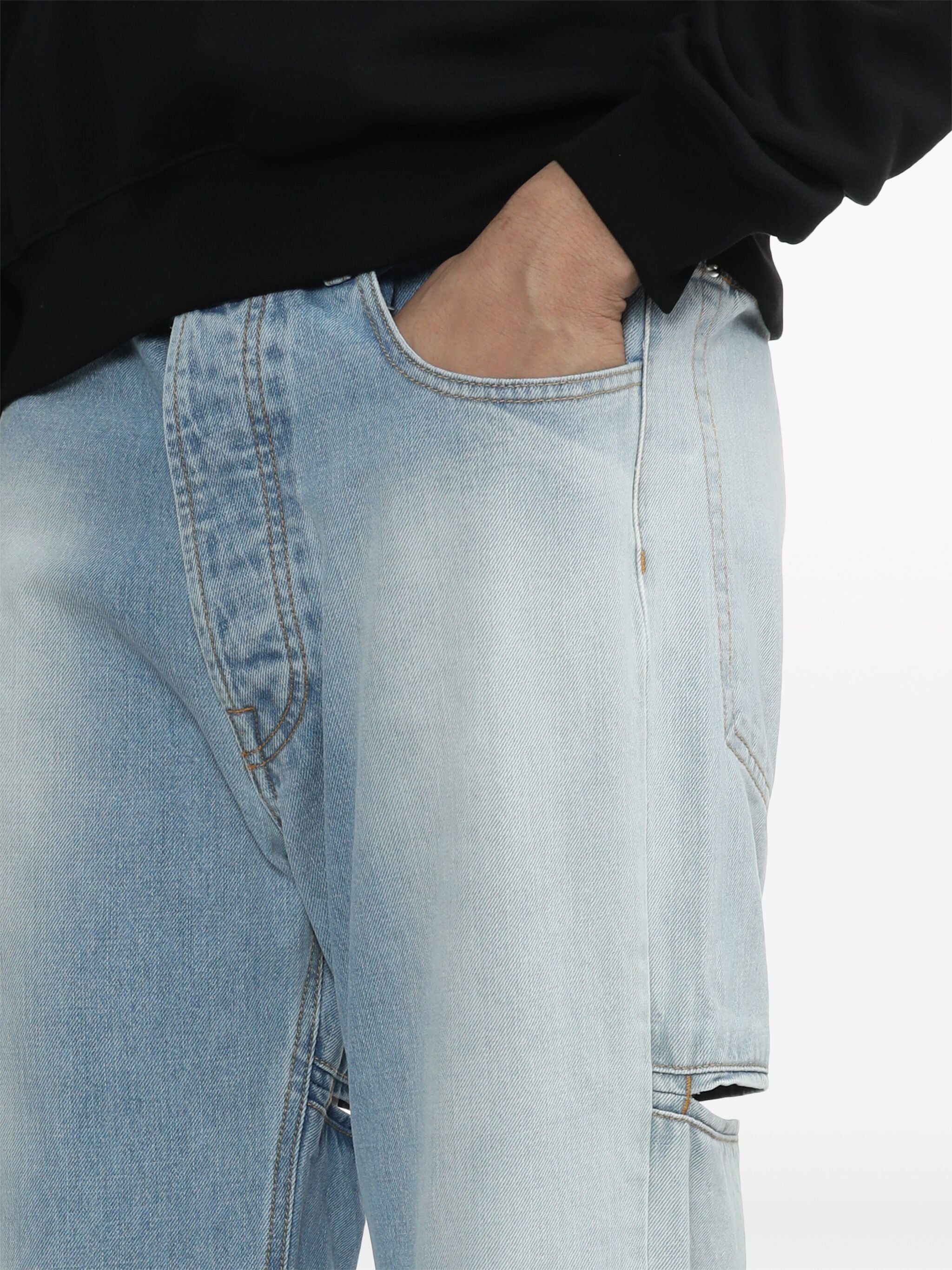 BACK SLASH JEANS