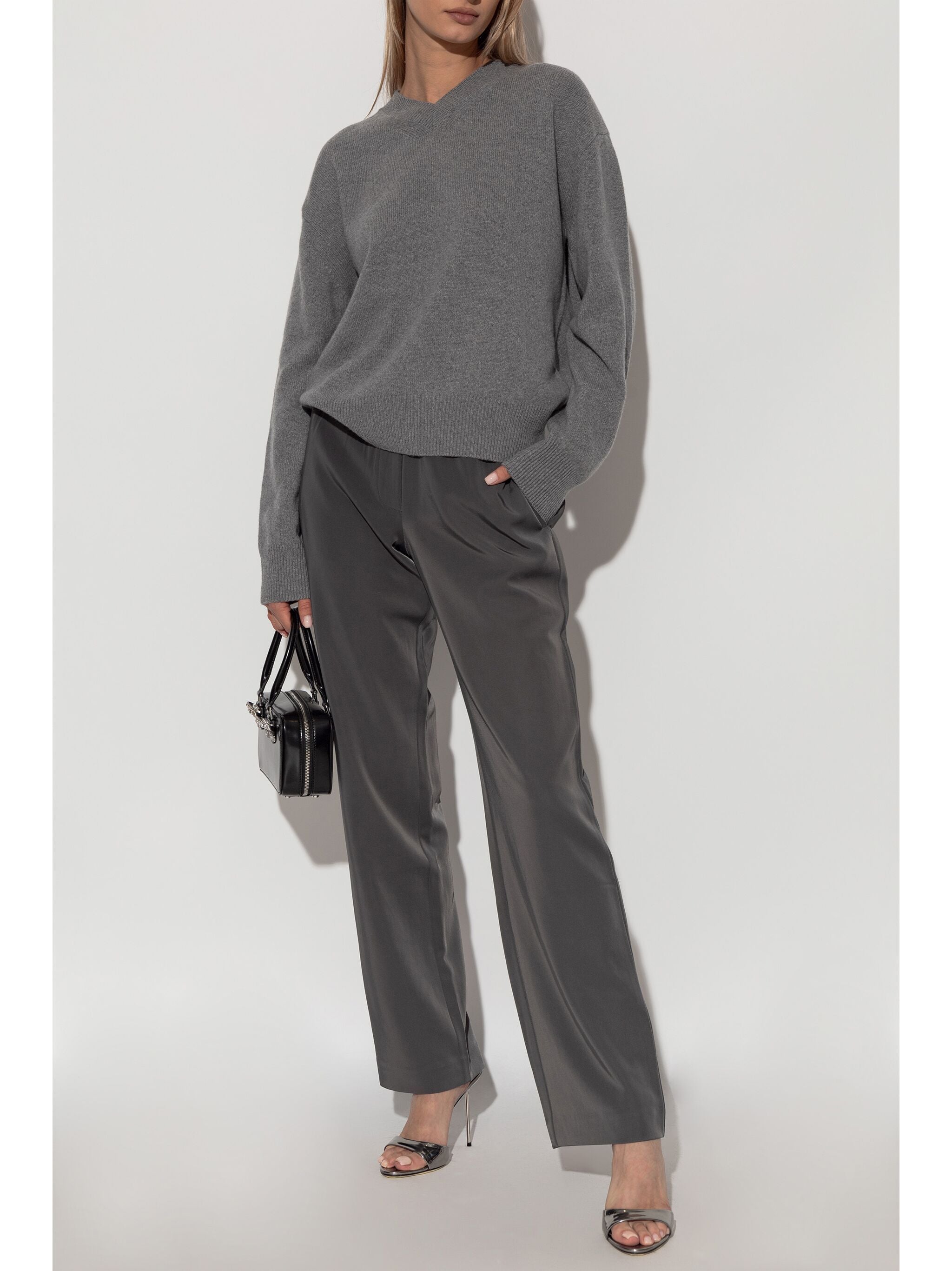 SABIRGITTE V-NECK SWEATER