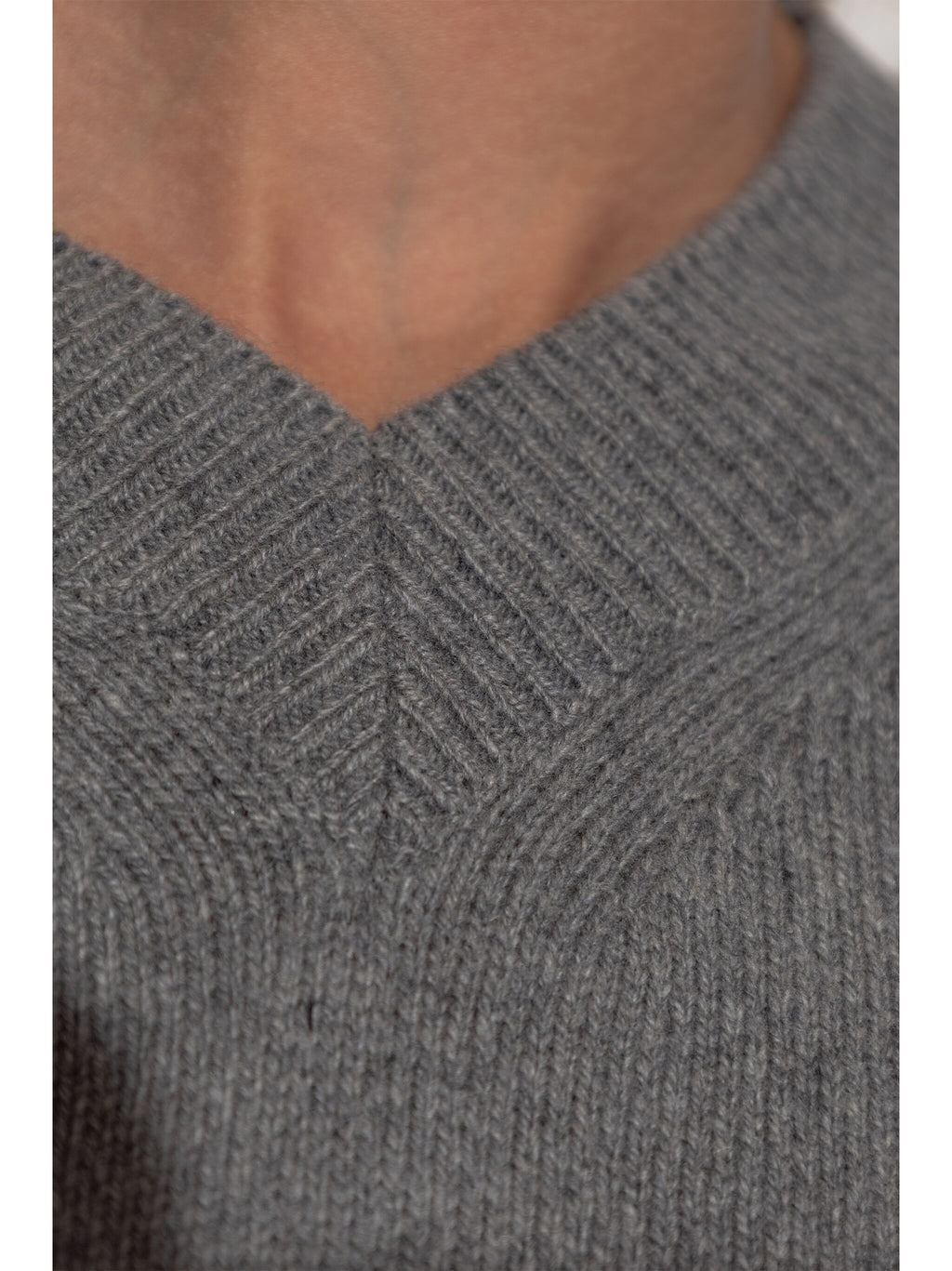 SABIRGITTE V-NECK SWEATER