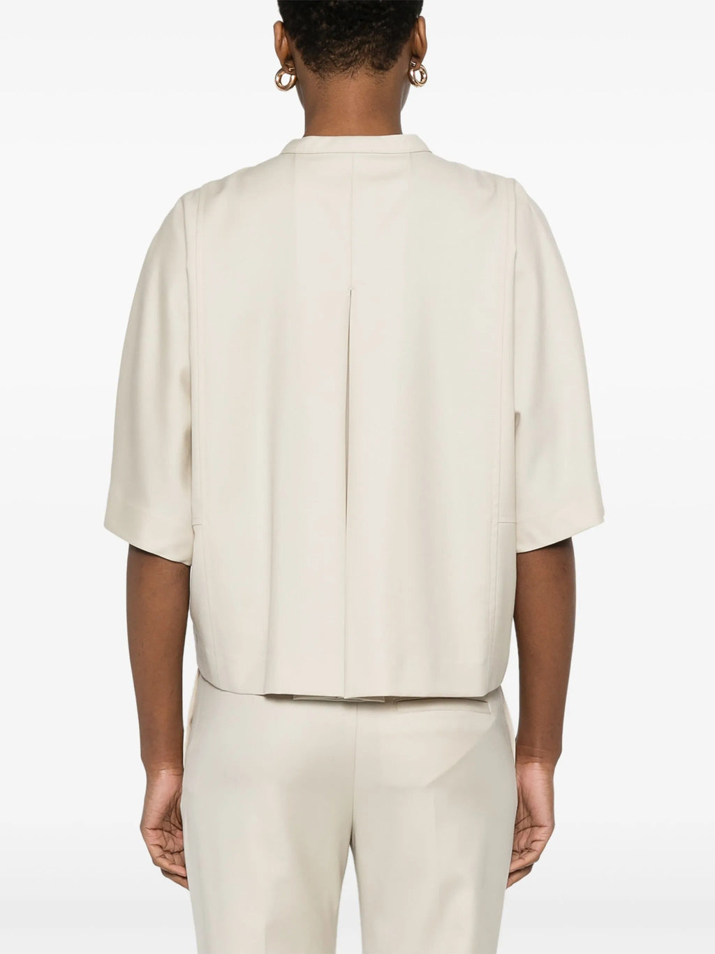 SHORT-SLEEVED BLOUSE