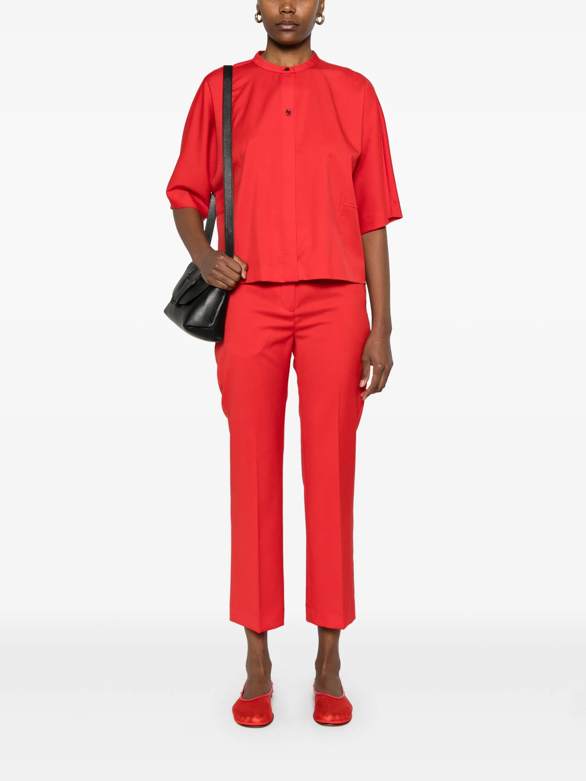 SHORT-SLEEVED BLOUSE