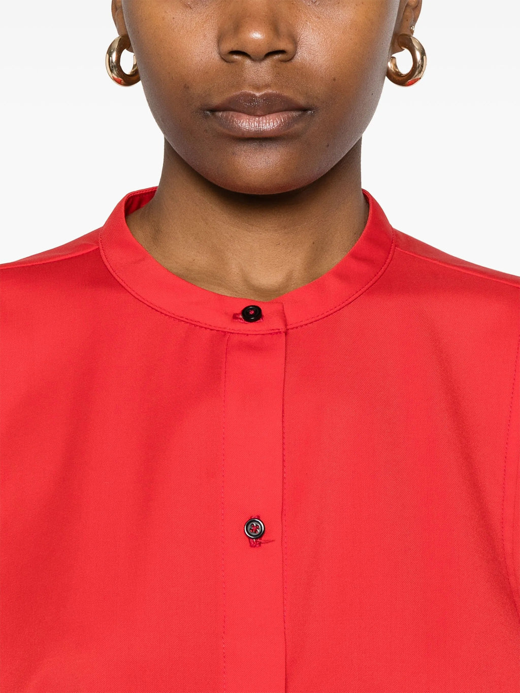 SHORT-SLEEVED BLOUSE