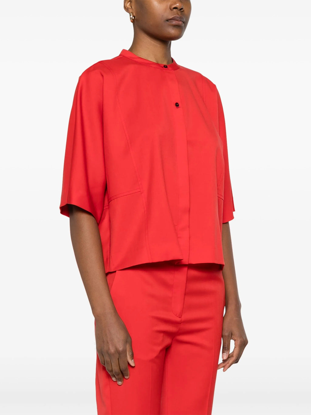 SHORT-SLEEVED BLOUSE