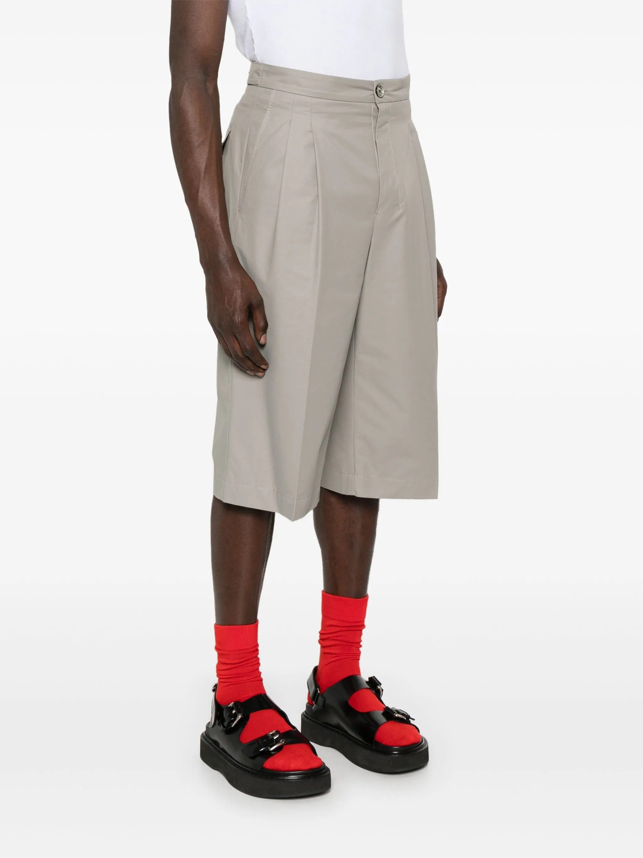 LOOSE LARGE BERMUDA SHORTS