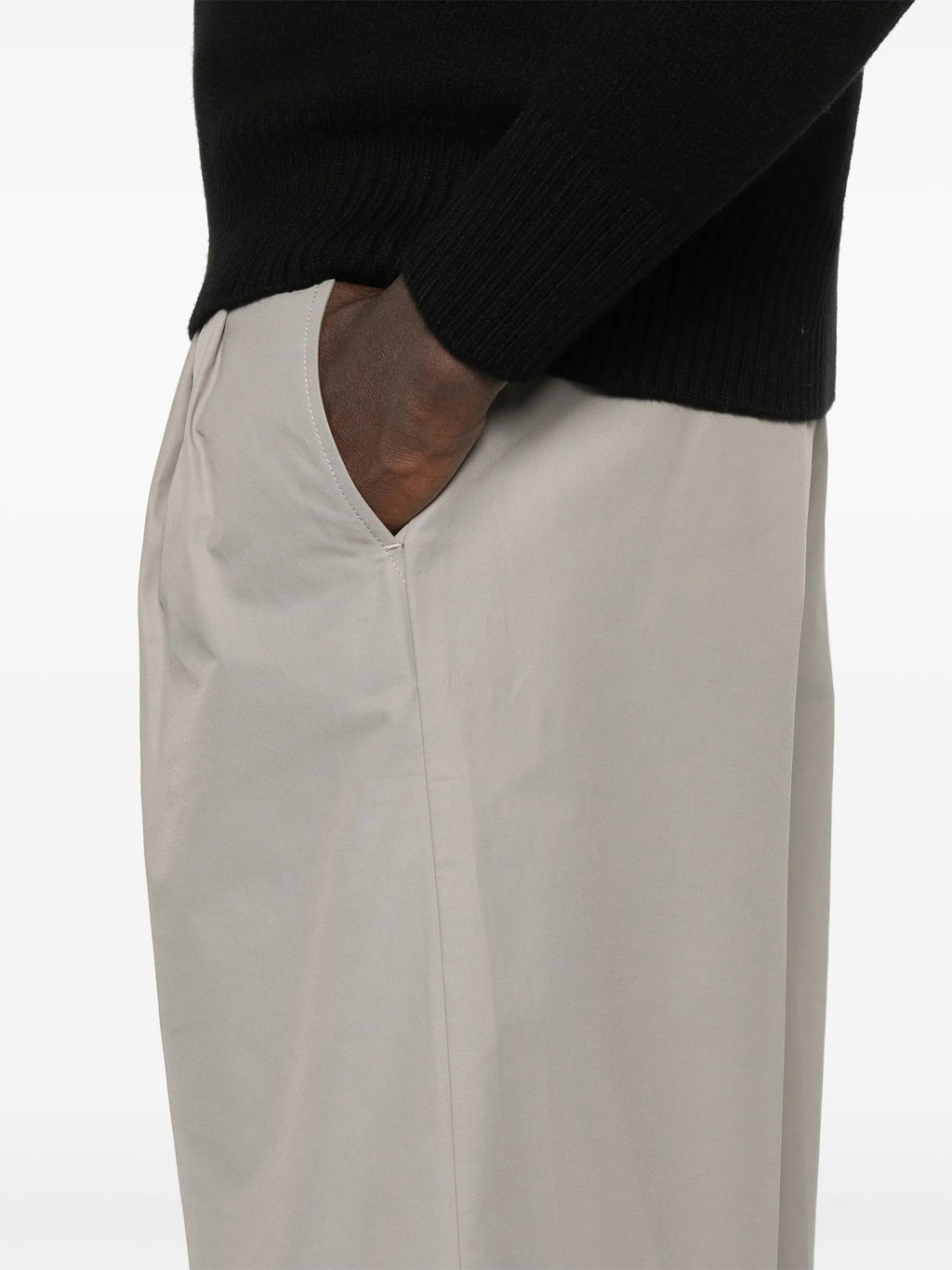 LOOSE LARGE BERMUDA SHORTS