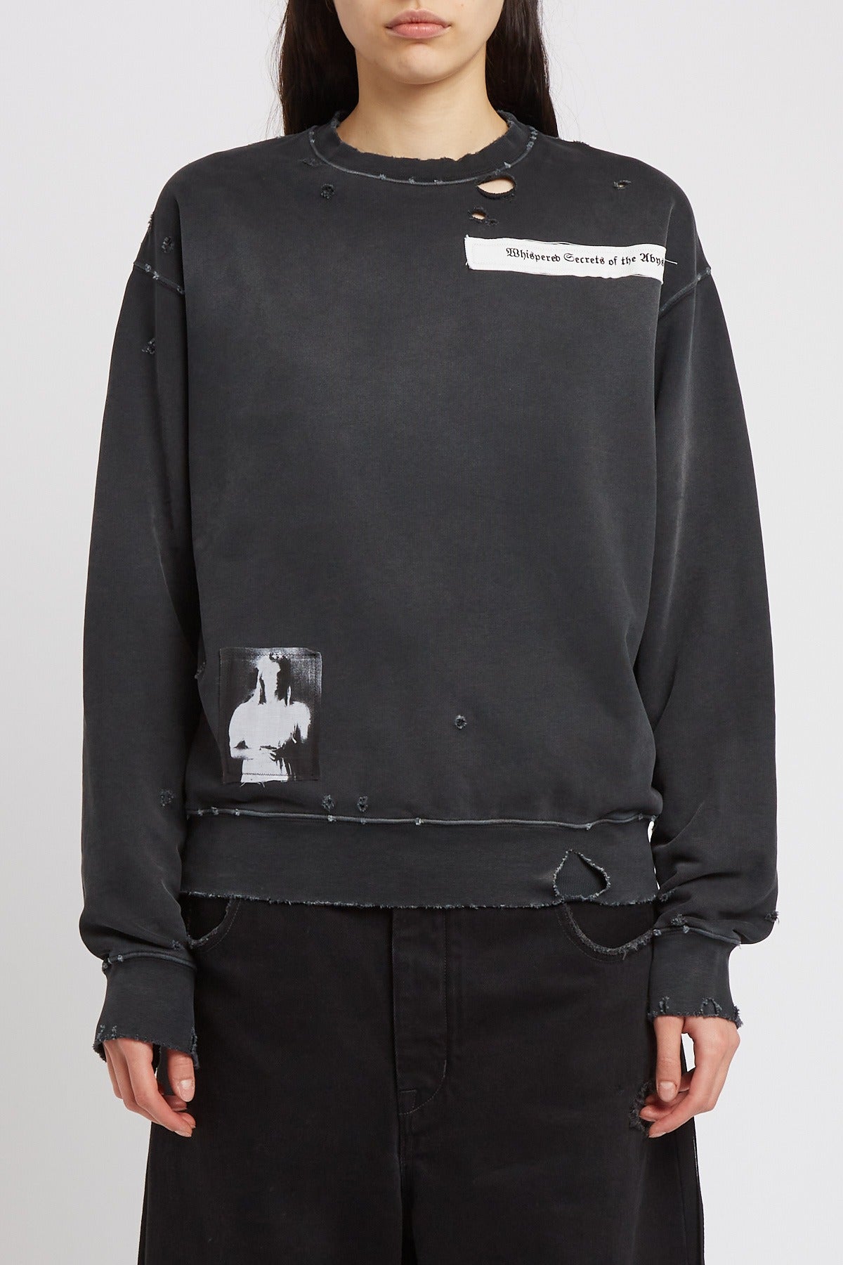 ZELMA STANDARD CREW NECK SWEATER WITH PRINTED PATCHES