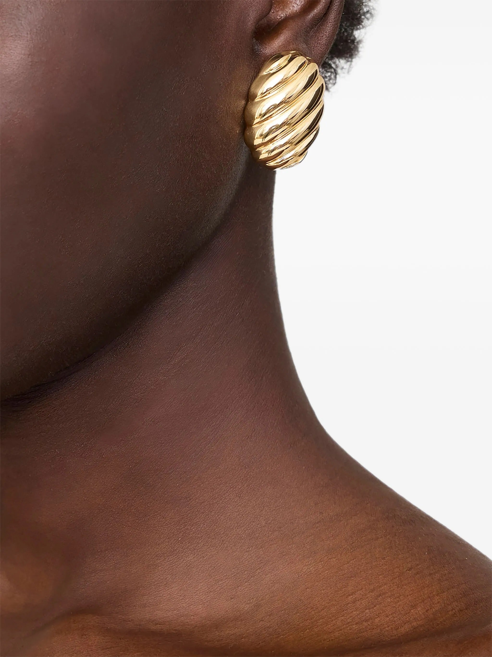 RIBBED OVAL EARRINGS - GOLD