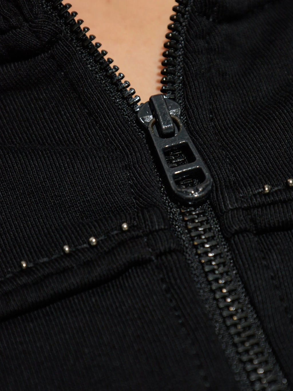 MILLY ZIP MO PATCH STUDS