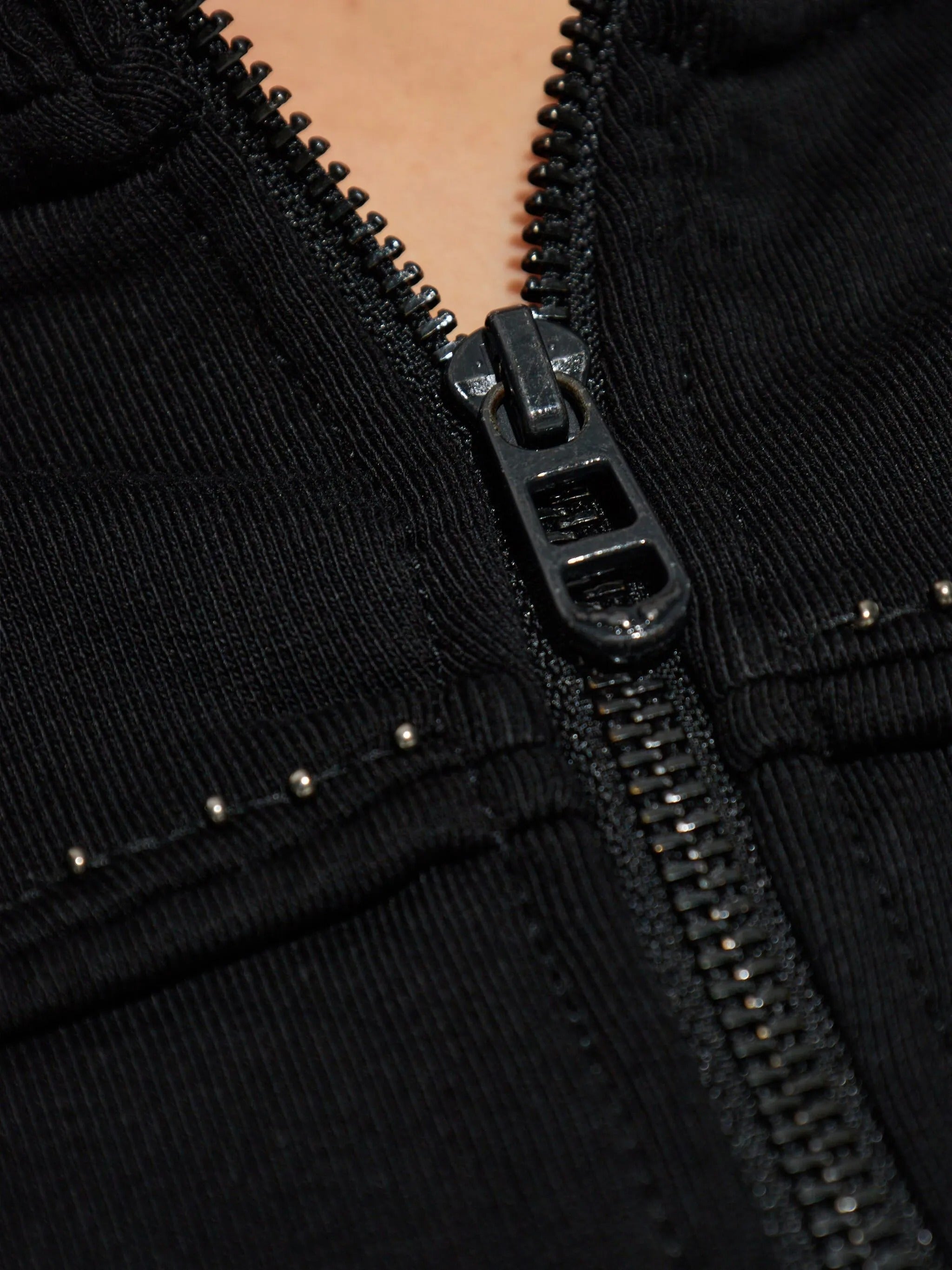 MILLY ZIP MO PATCH STUDS