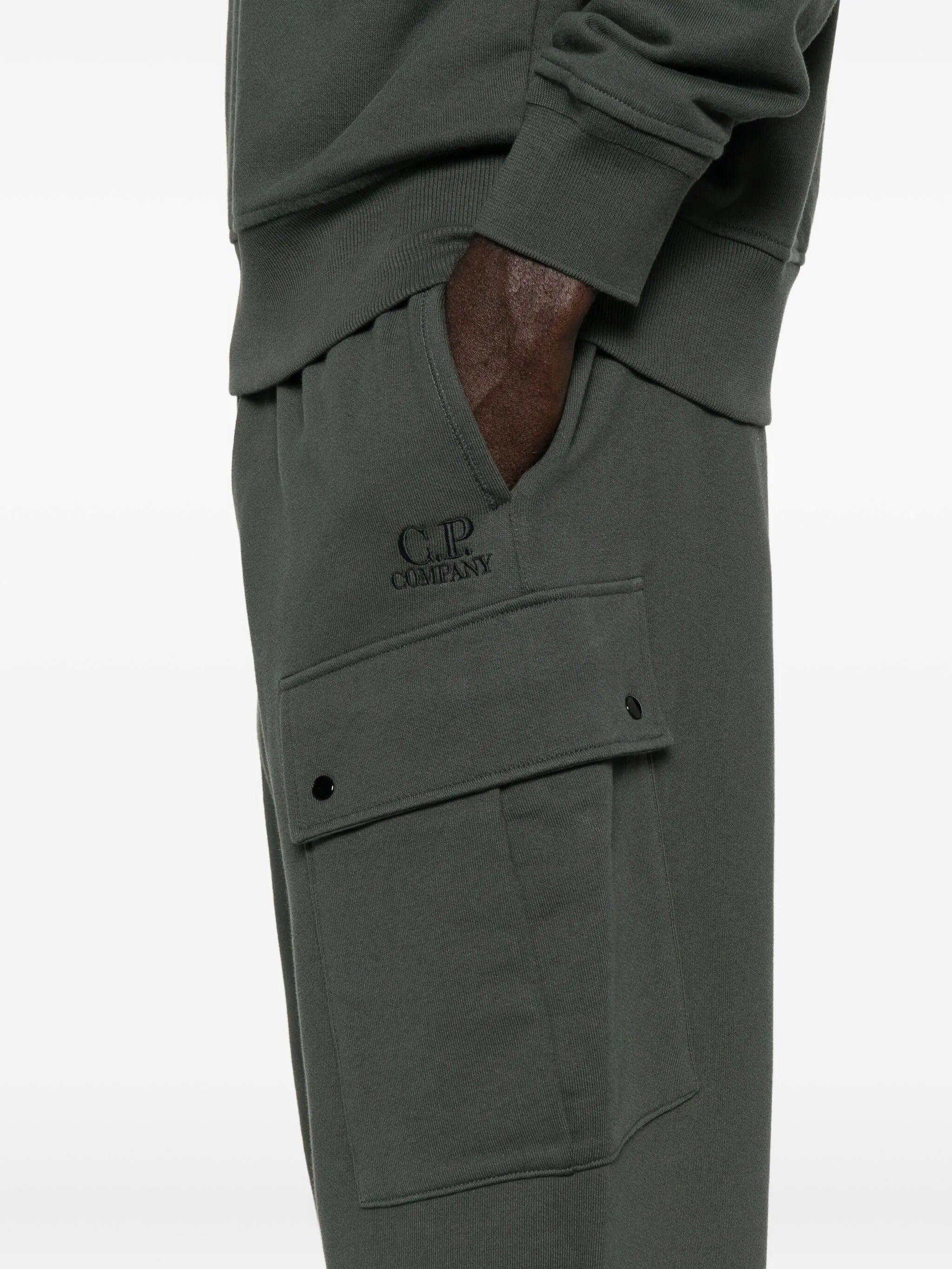 SWEATPANTS CARGO PANT IN DIAGONAL RAISED FLEECE