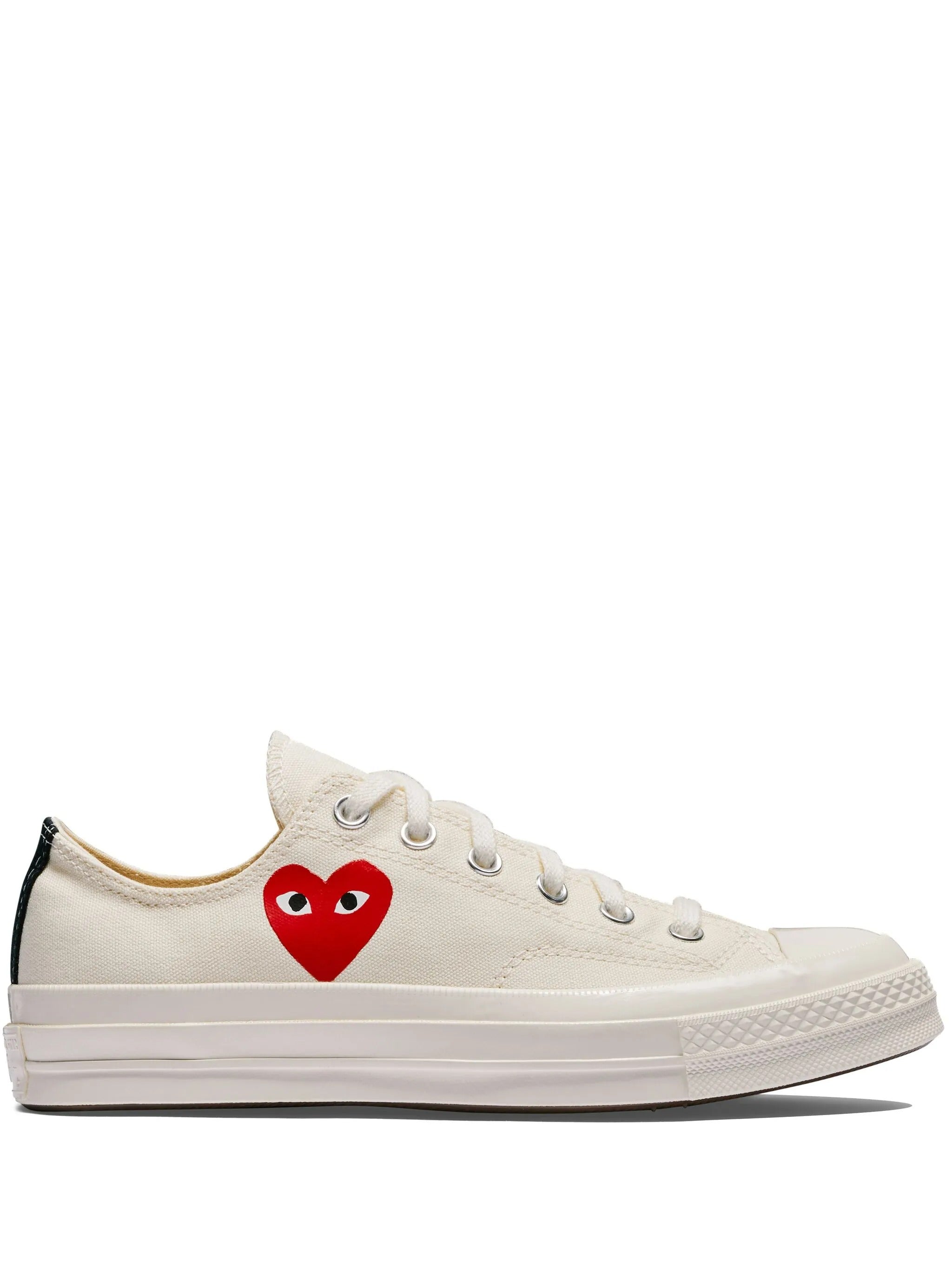 CT70 LOW TOP SMALL RED HEART