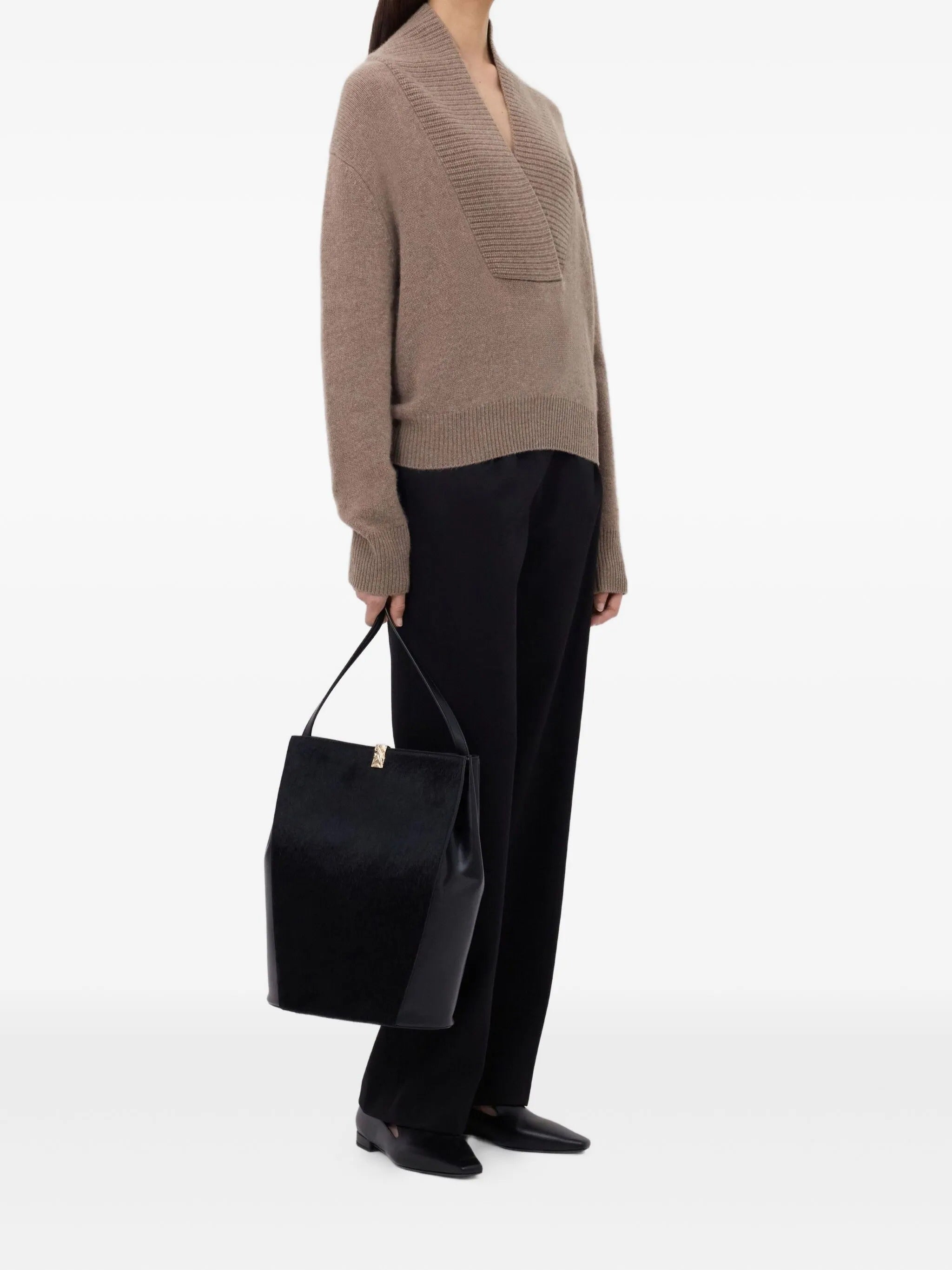 MAKELA LARGE V NECK SWEATER