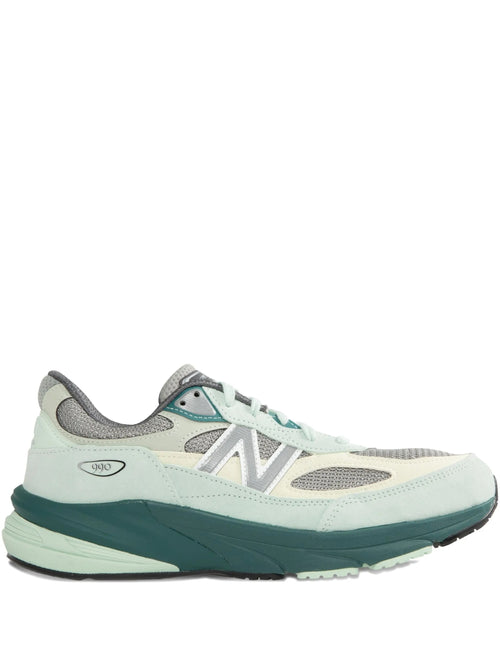 990