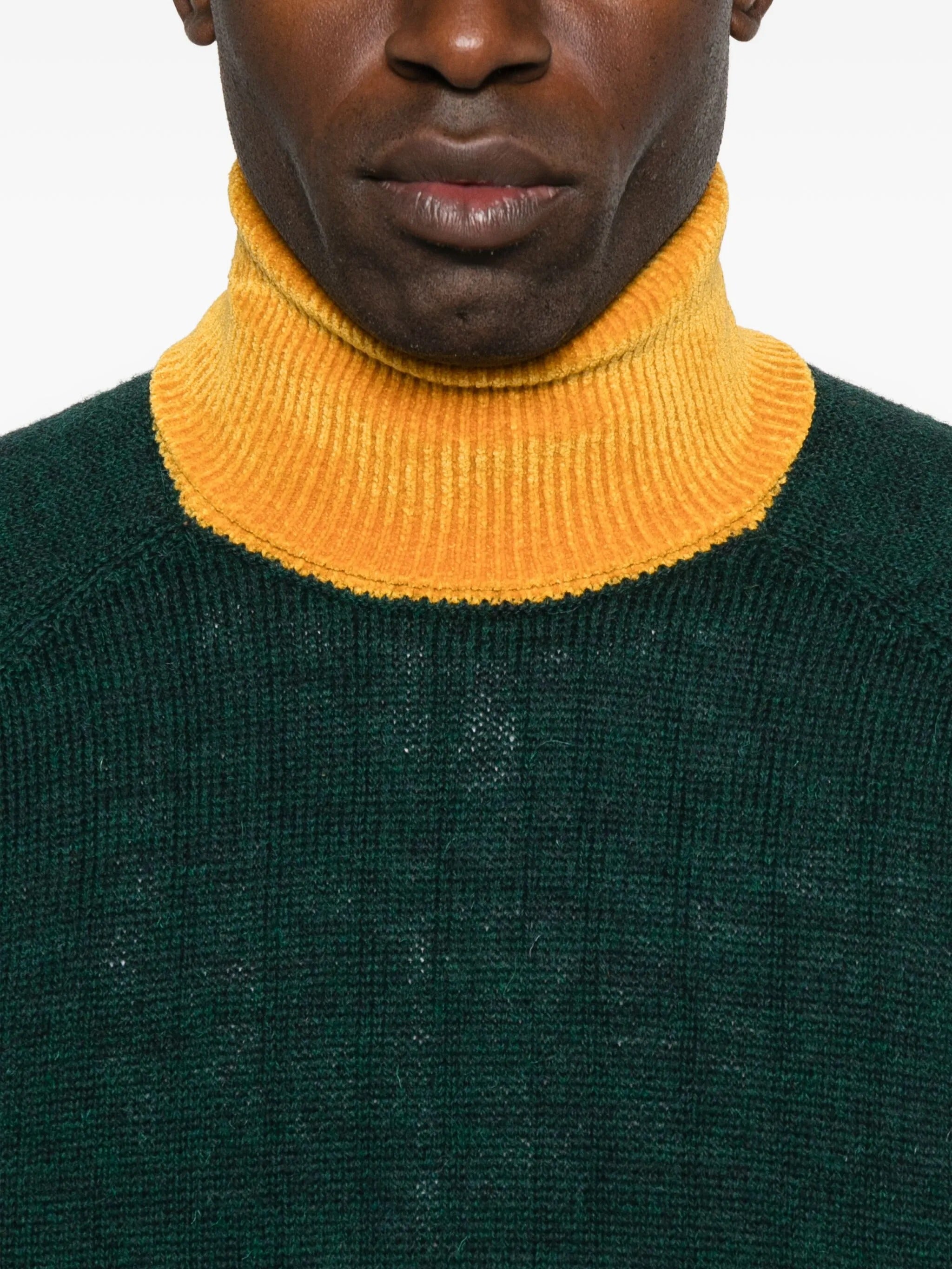 TURTLENECK SWEATER