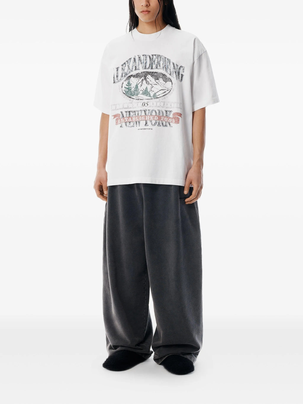 SHORT SLEEVE T-SHIRT W/ GRAPHIC