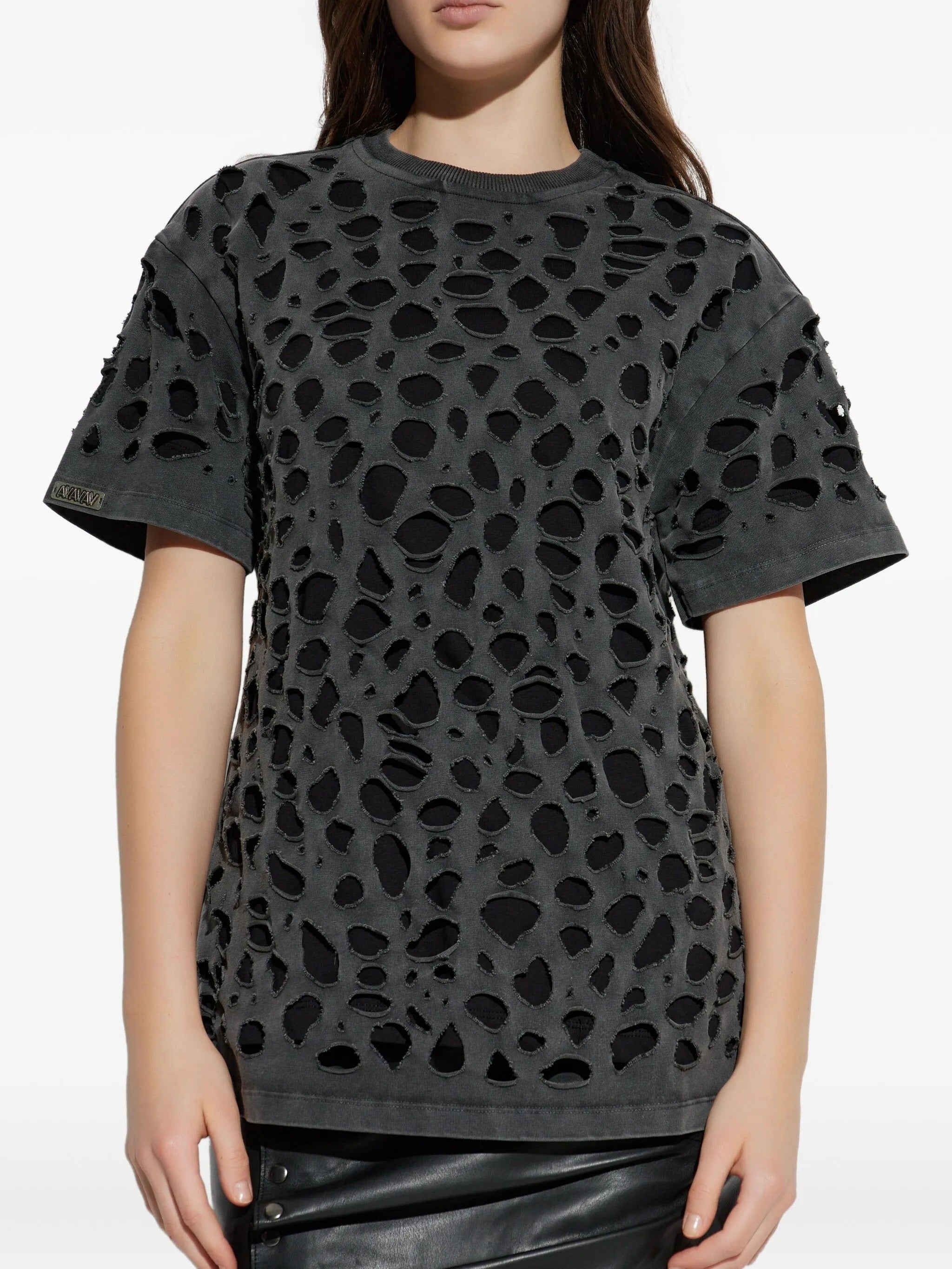 t-shirt distressed black