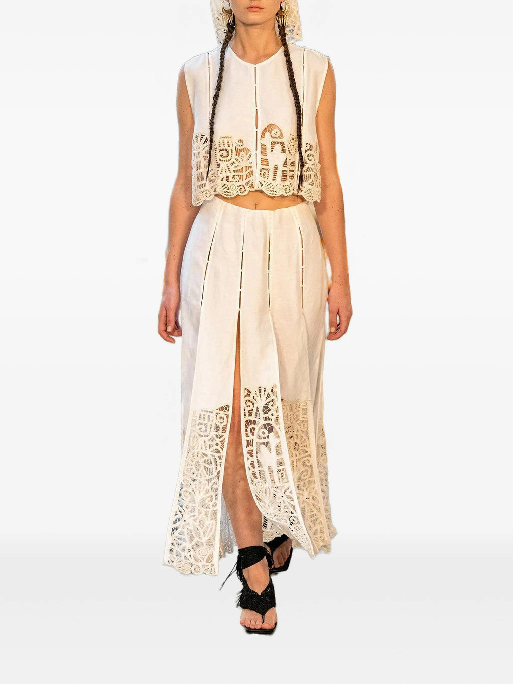 ROSEMARY EMBROIDERED TOP