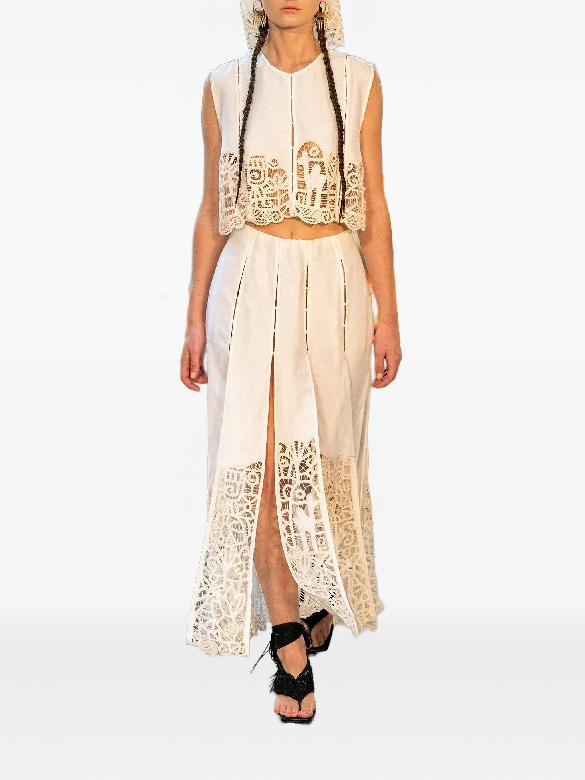 ROSEMARY EMBROIDERED TOP