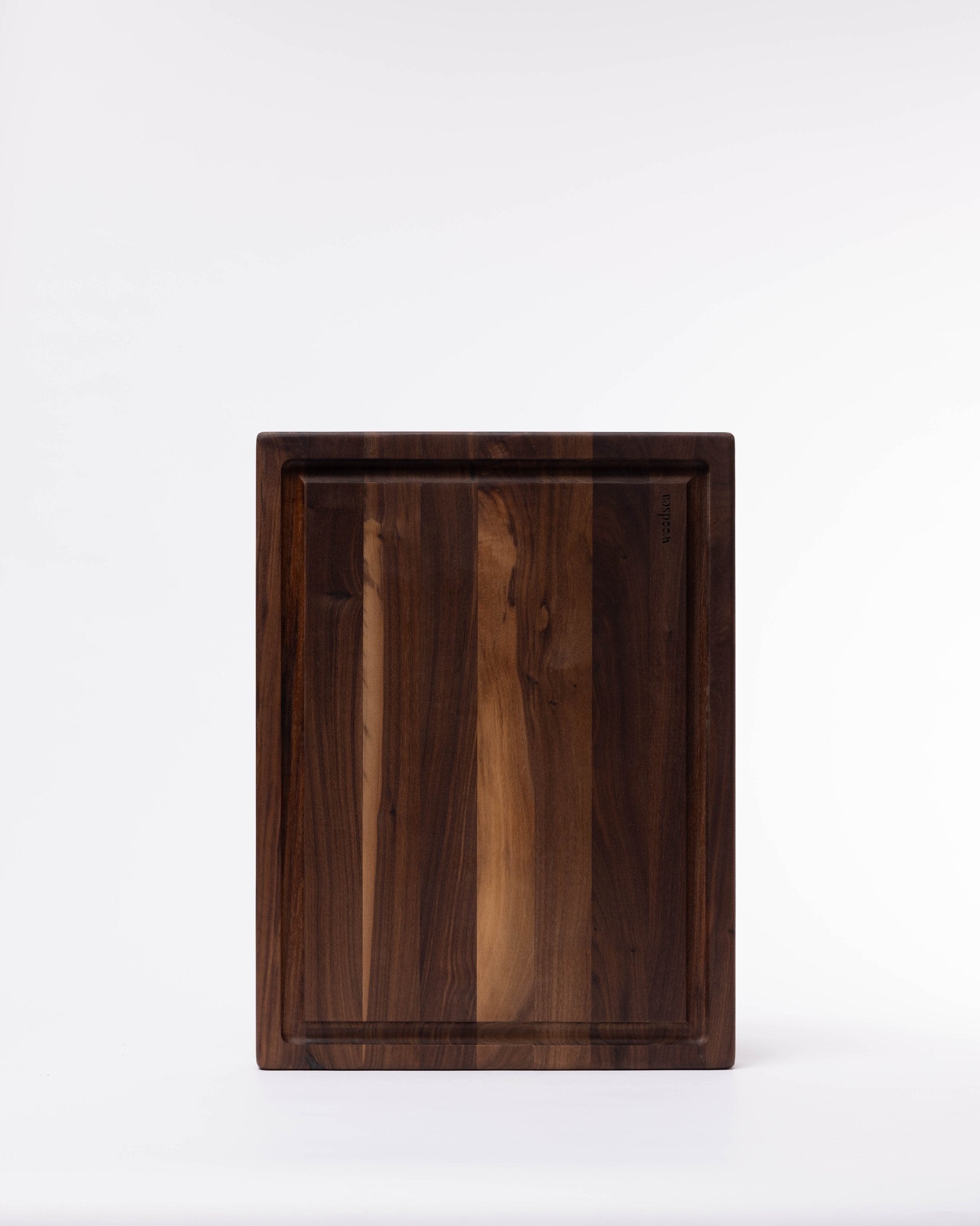 Classic Butcher board M with groove, walnut