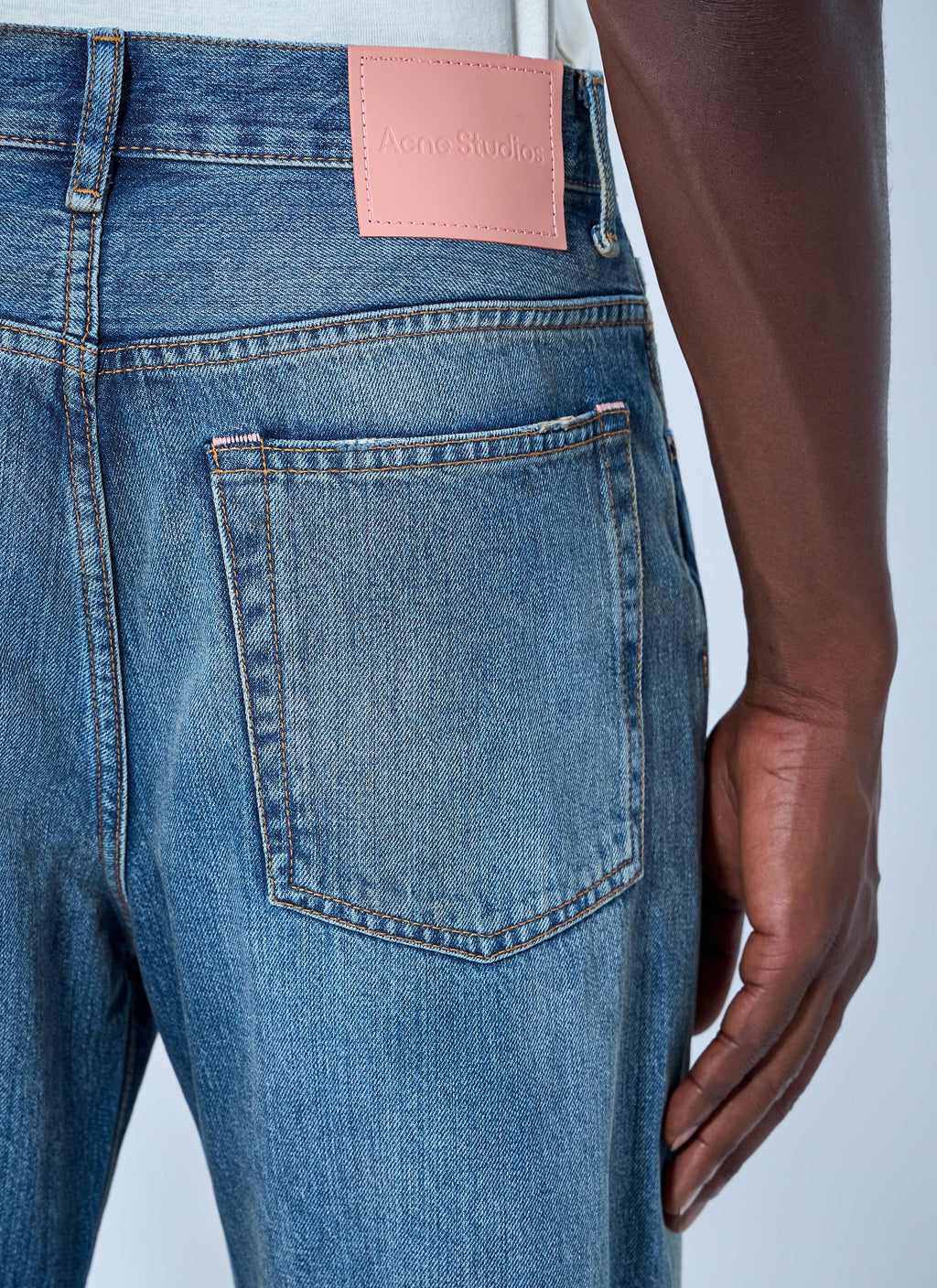 2021M Regular Fit Jeans