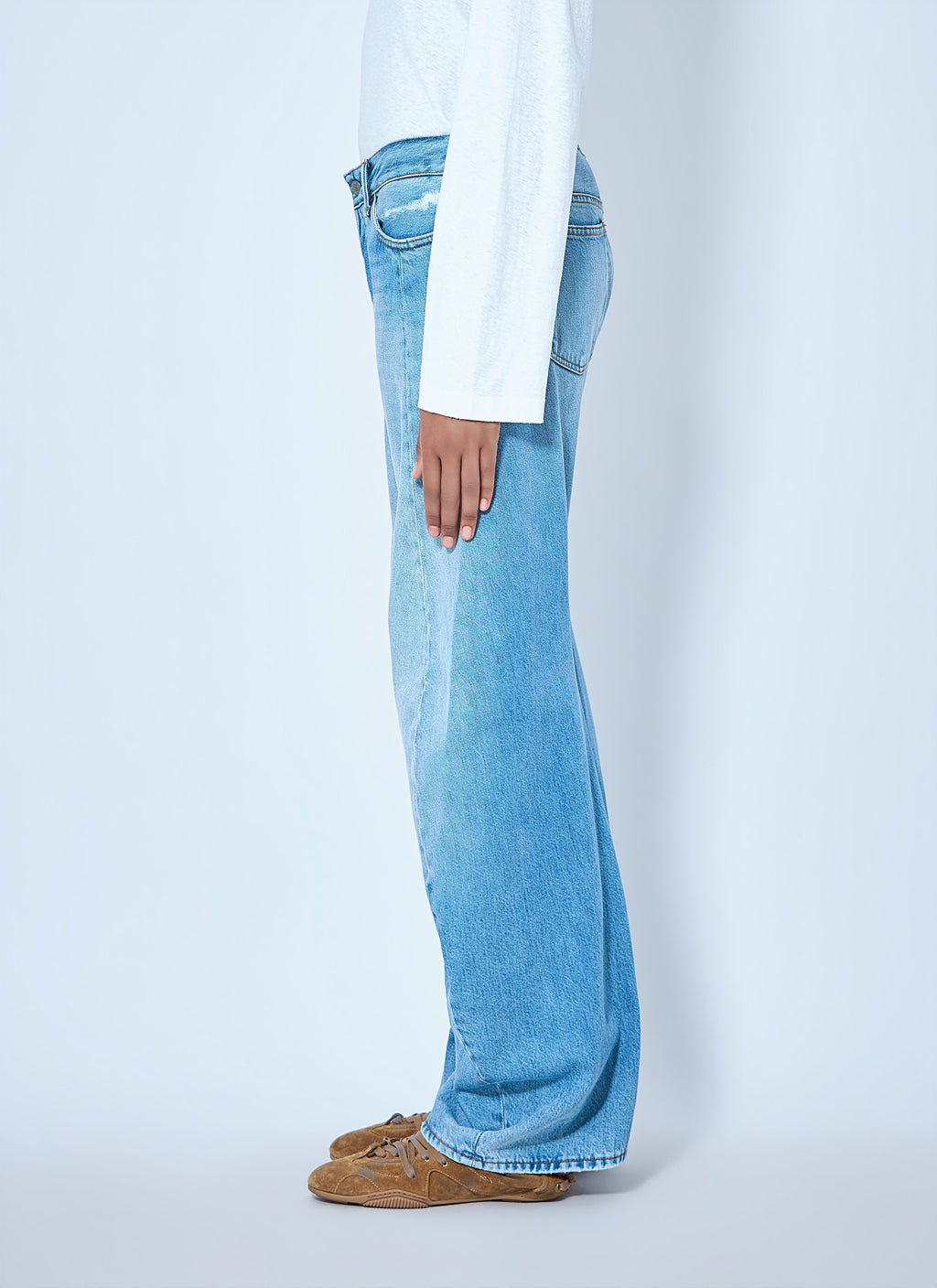 2006F Distressed Wide Leg Jeans