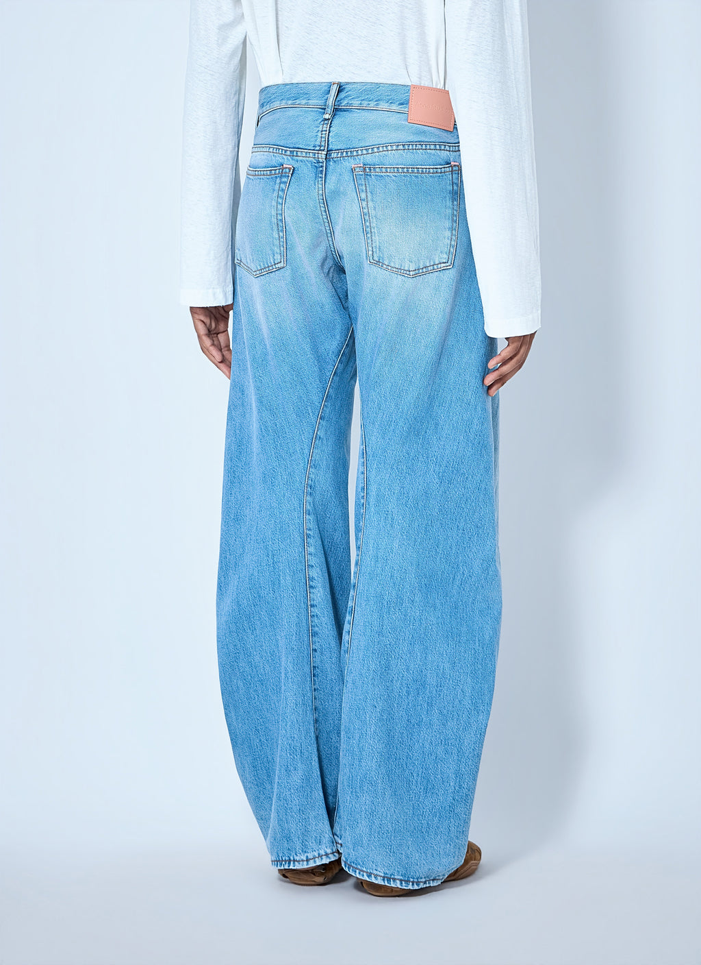 2006F Distressed Wide Leg Jeans