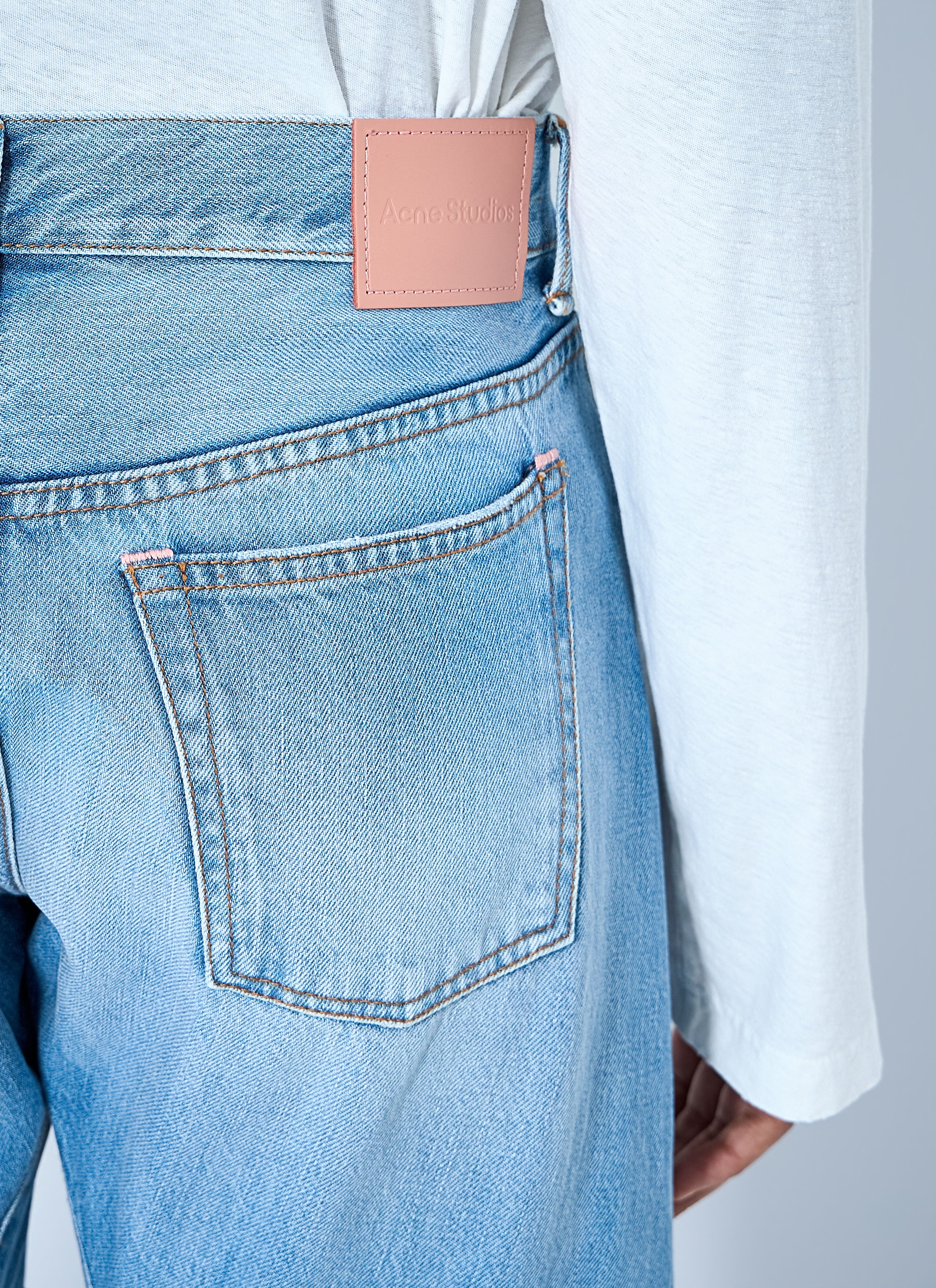 2006F Distressed Wide Leg Jeans
