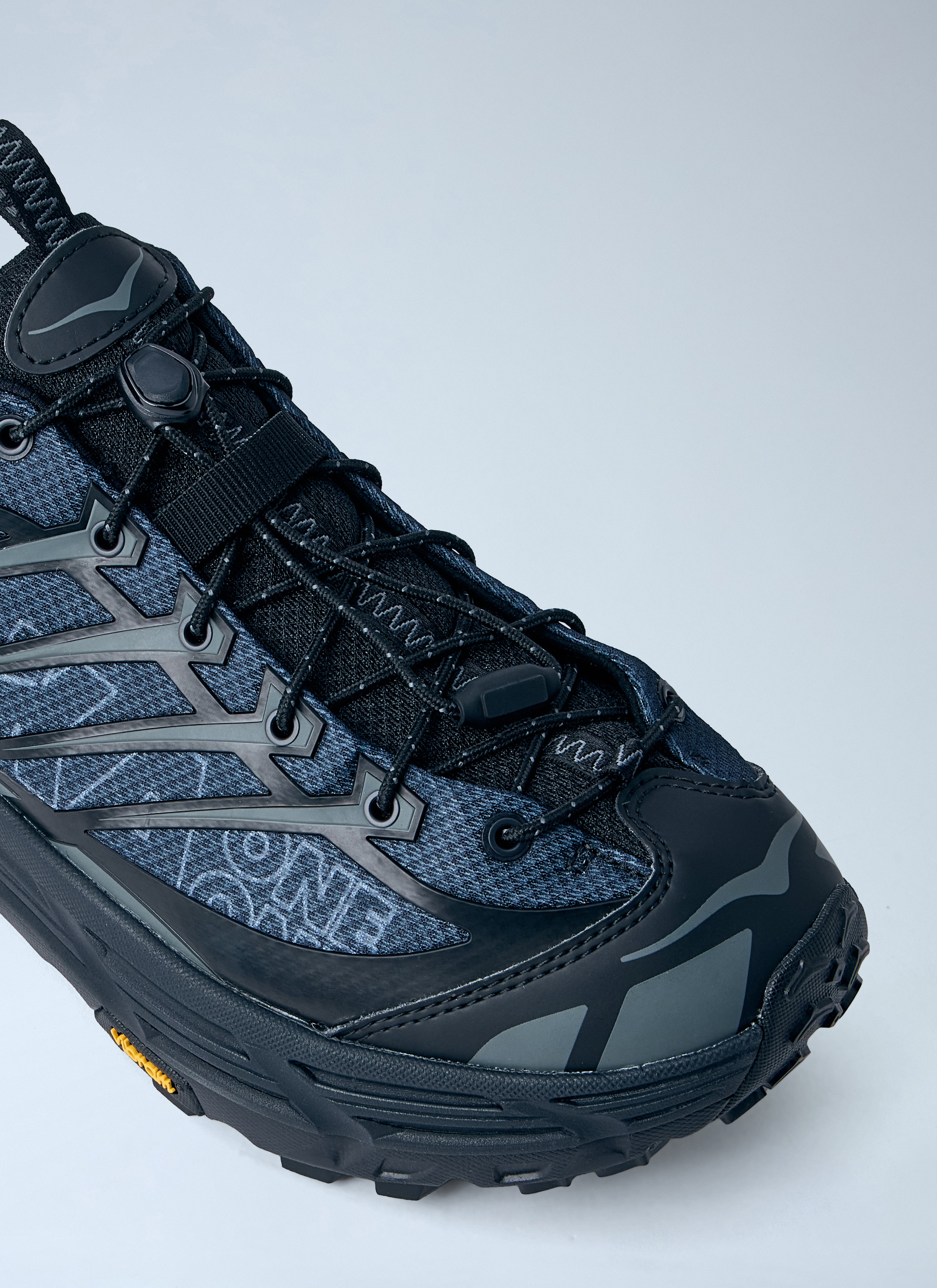U Mafate Three2 Wordmark Sneaker