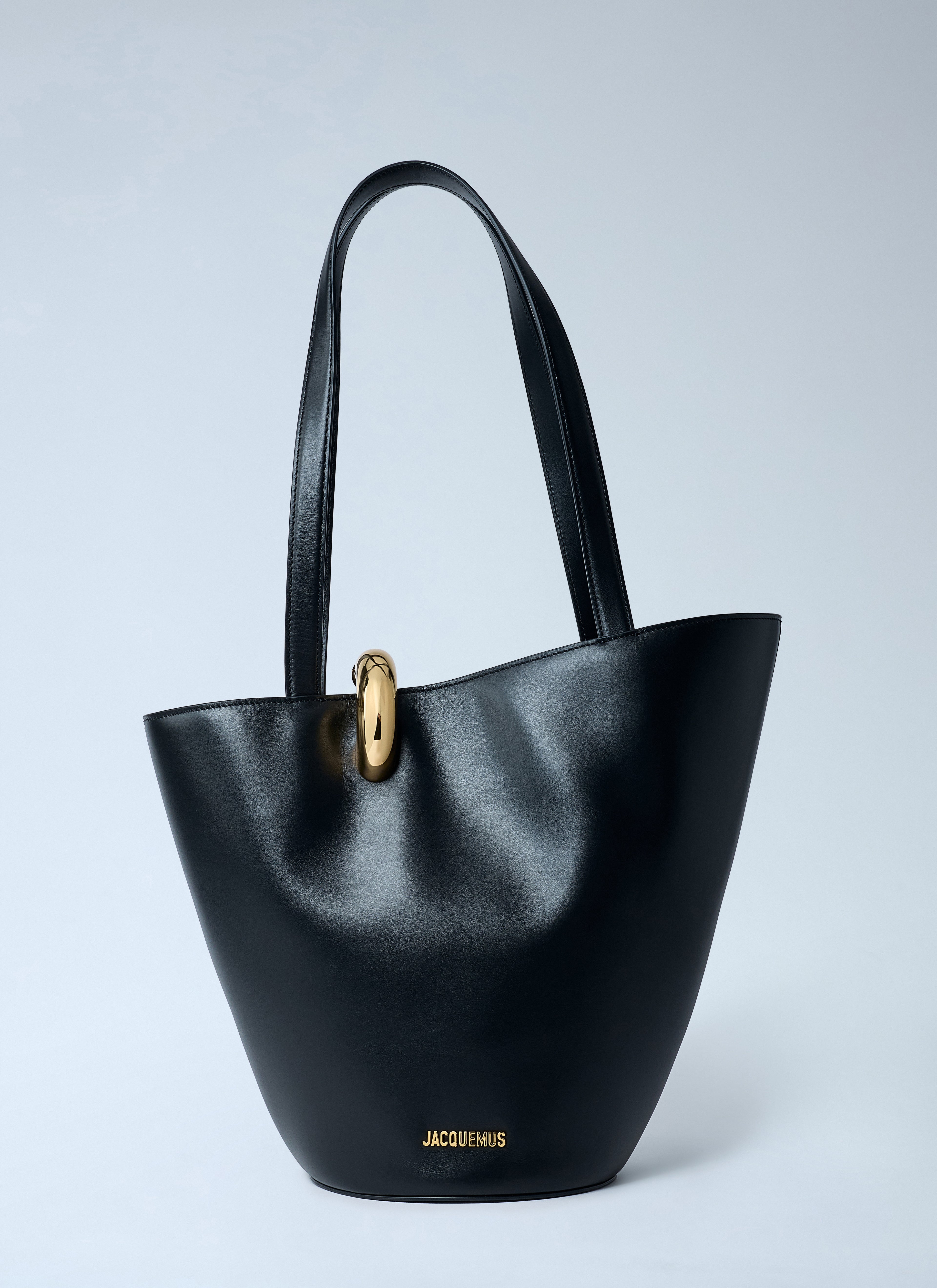 Le Moyen Bambola Bucket Bag