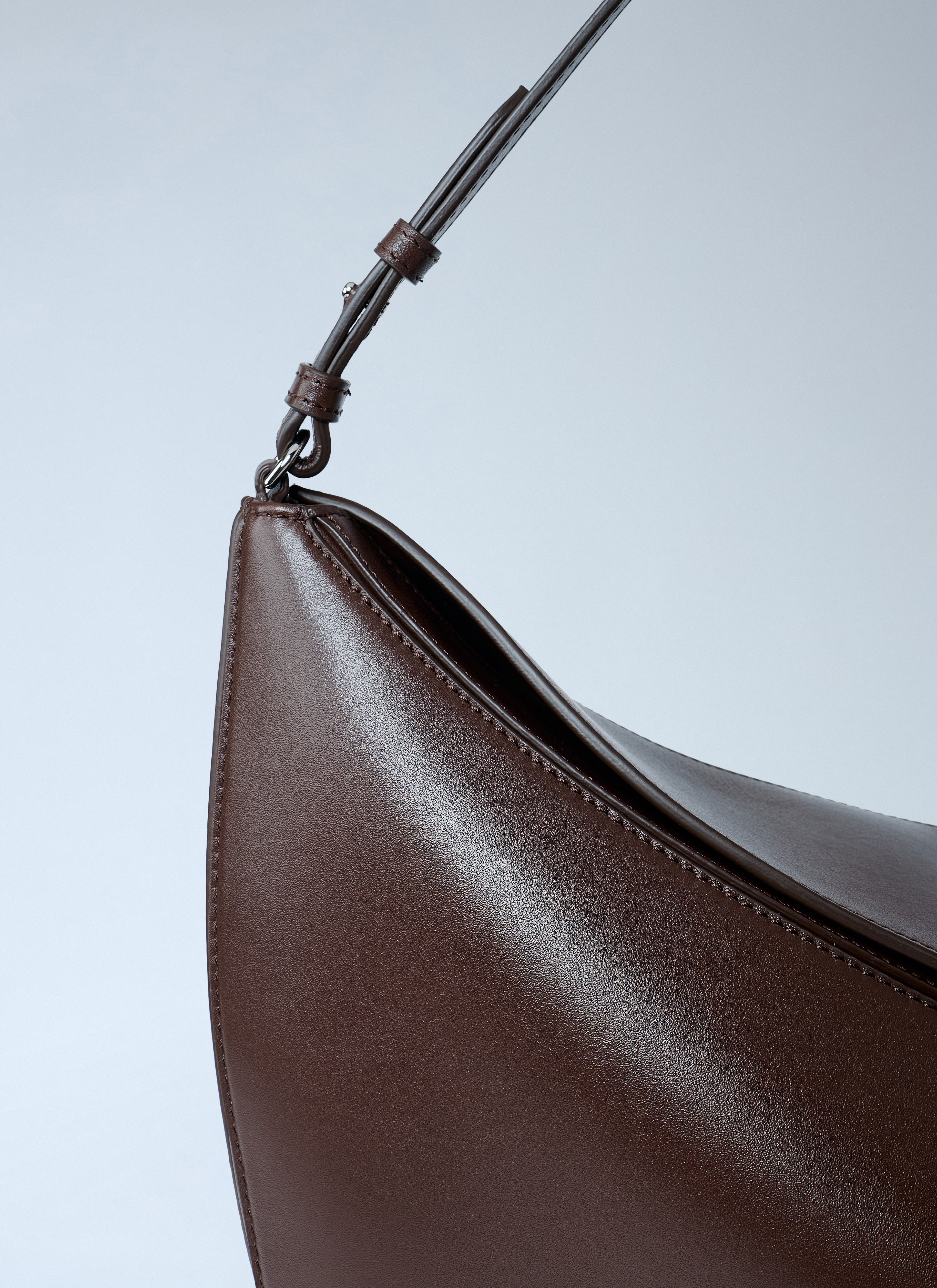Le Calisso Round Shoulder Bag