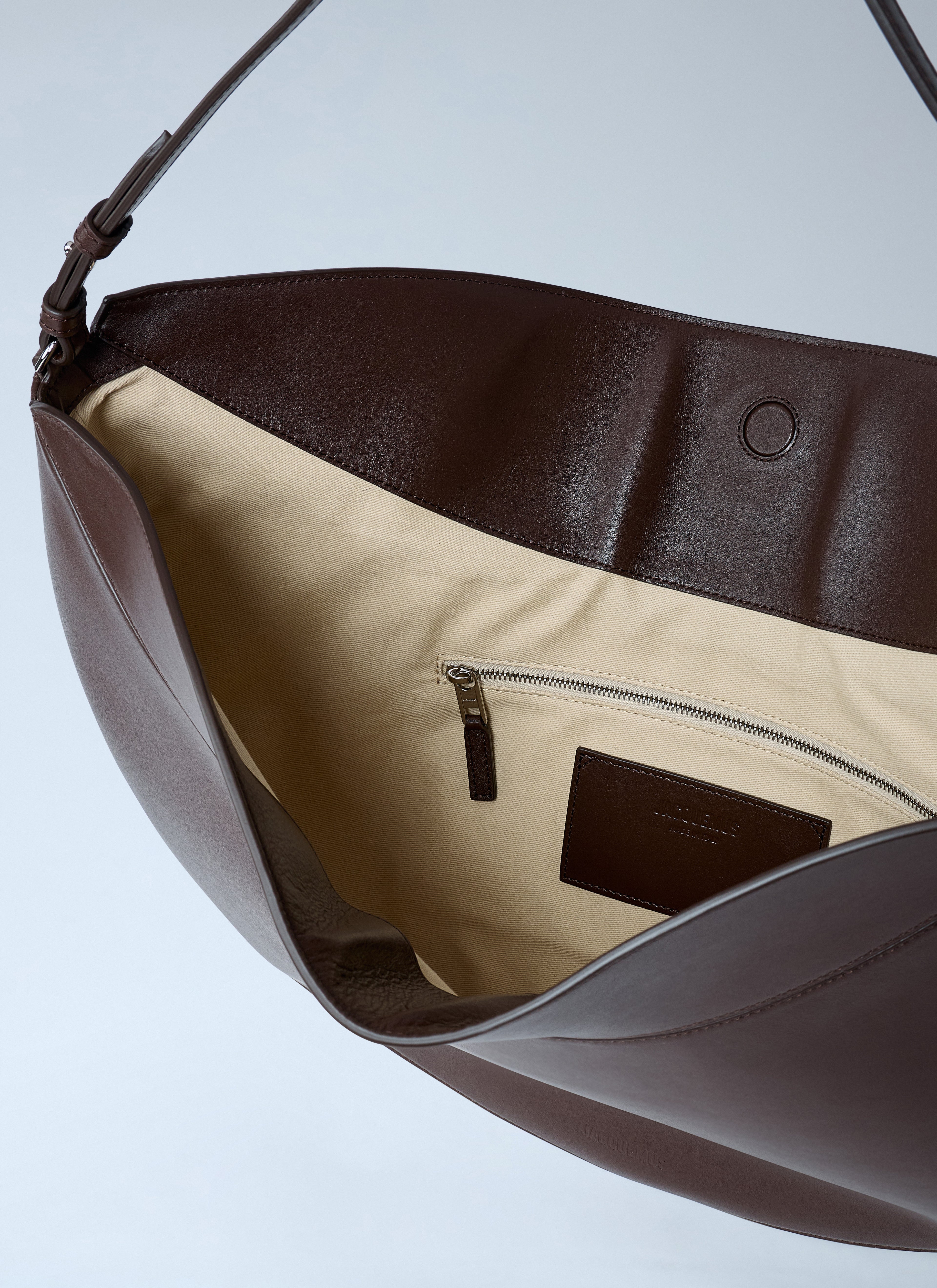 Le Calisso Round Shoulder Bag