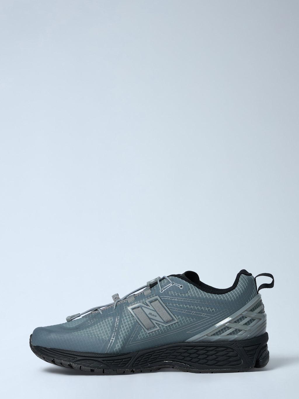 1906R Sneakers