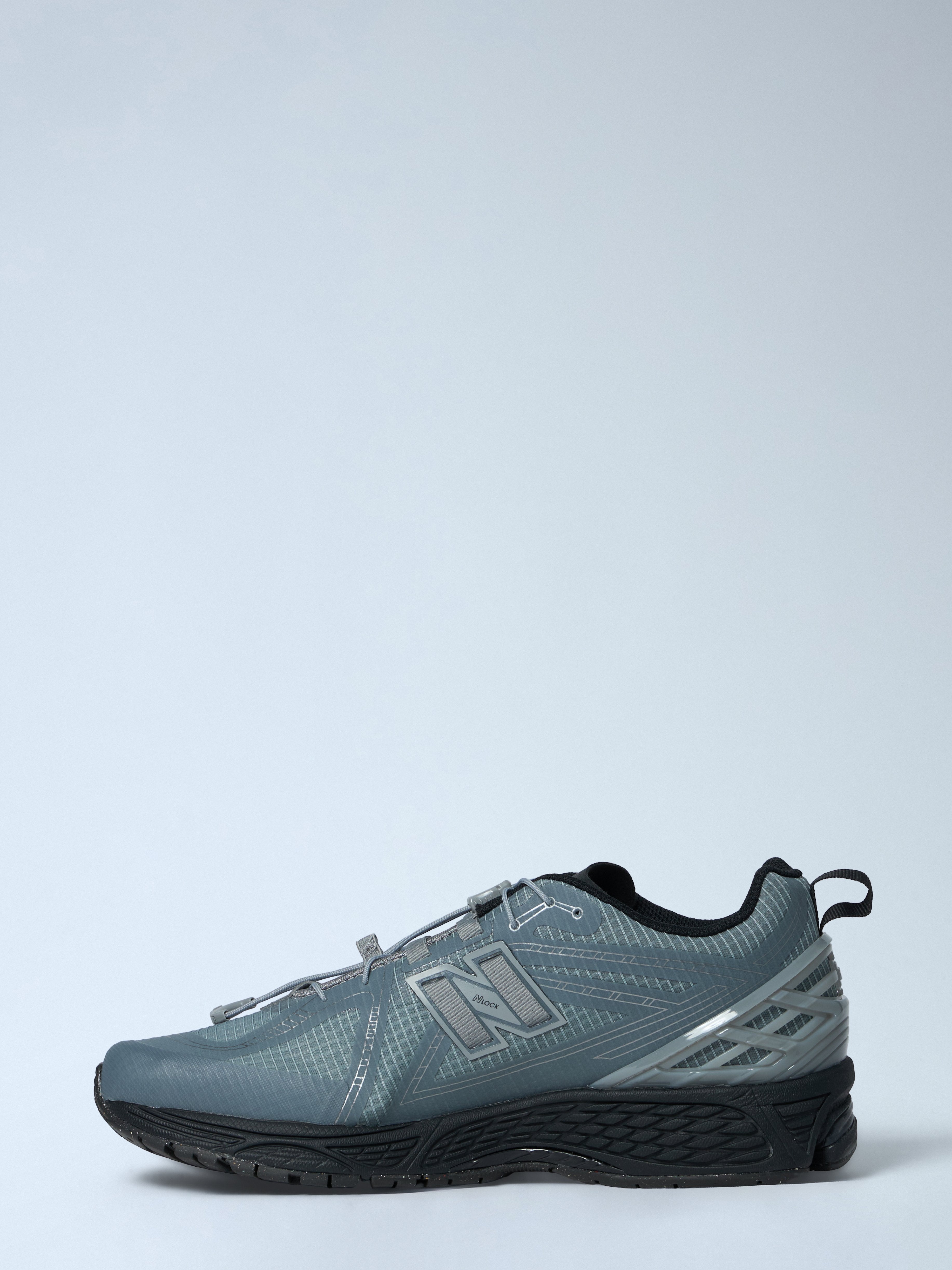 1906R Sneakers