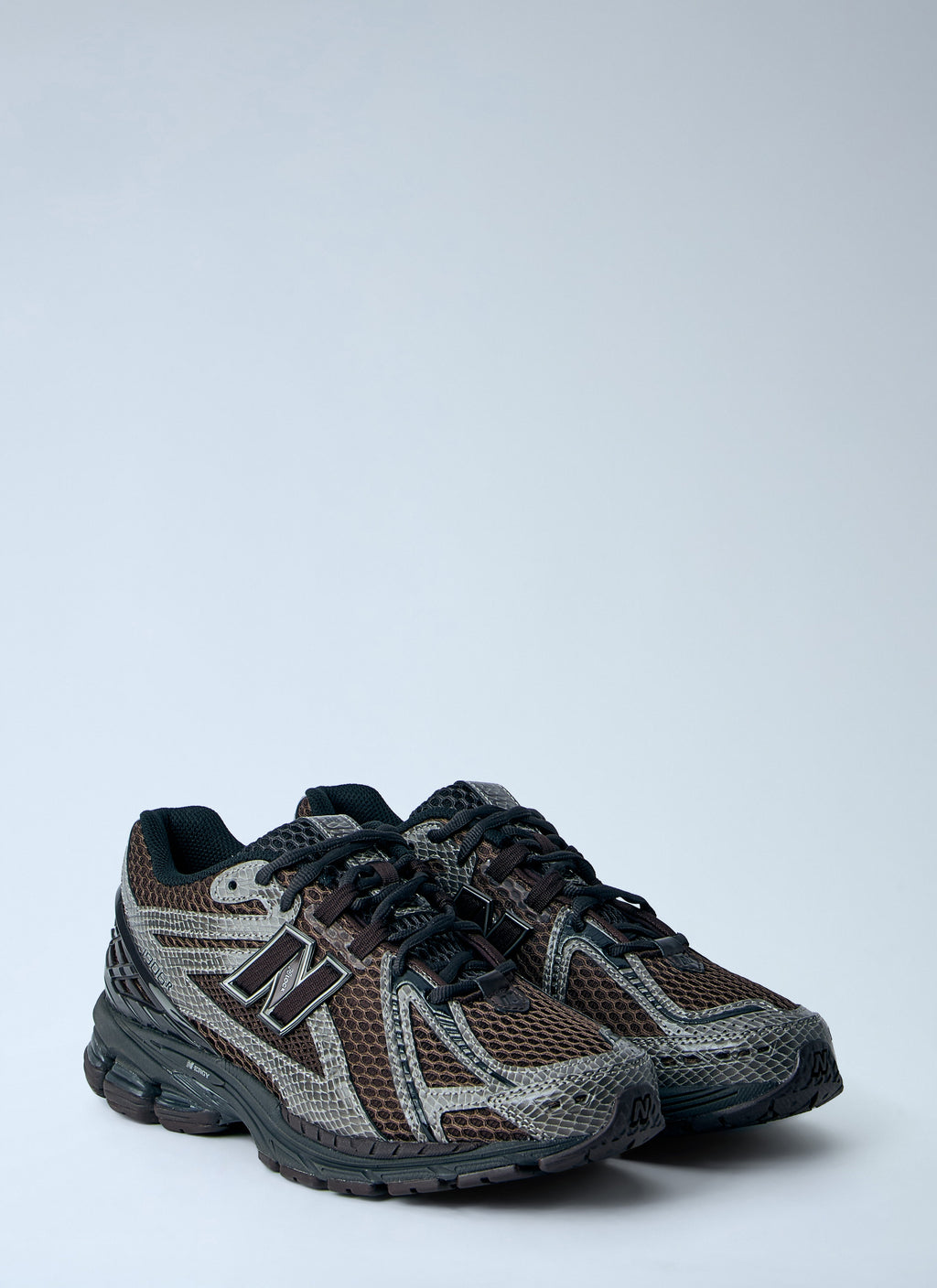 1906 Sneakers