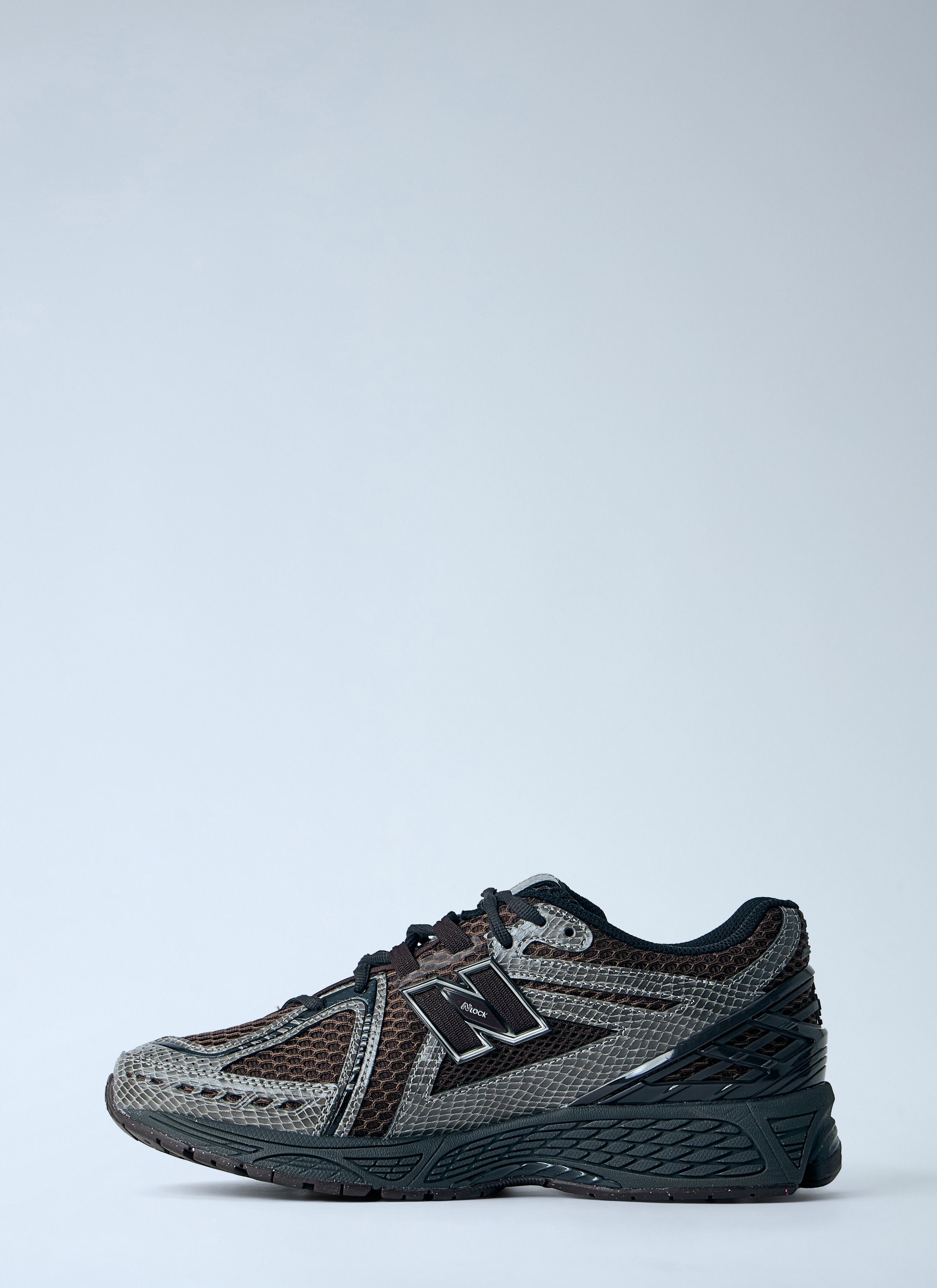 1906 Sneakers