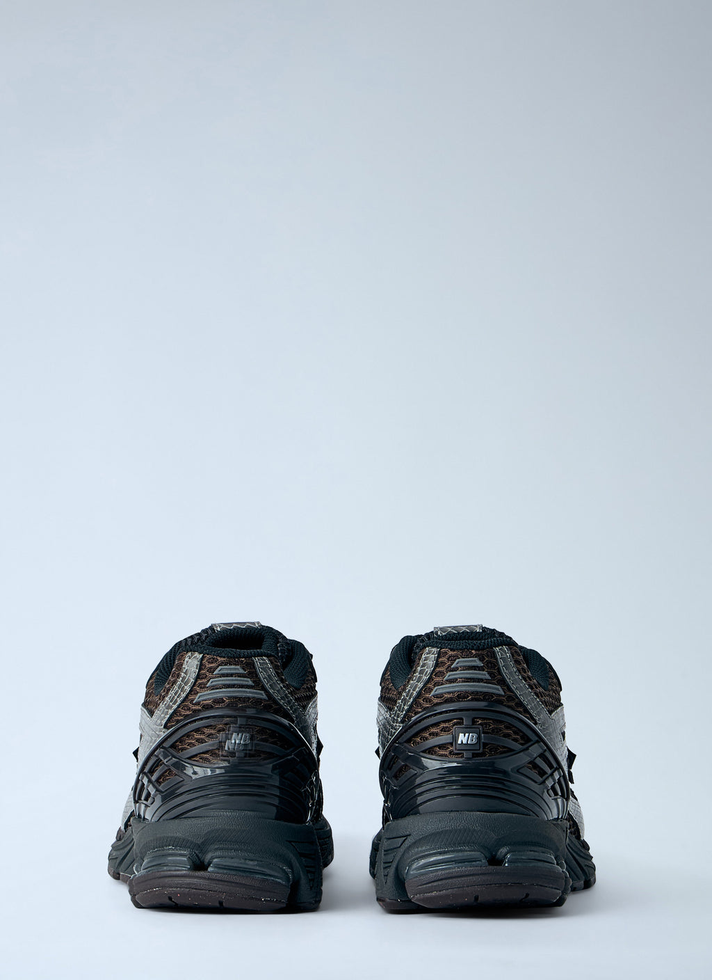 1906 Sneakers