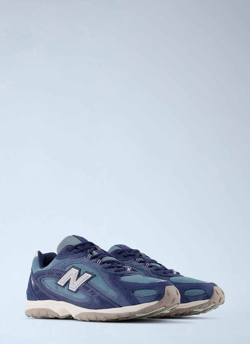 204L Sneakers