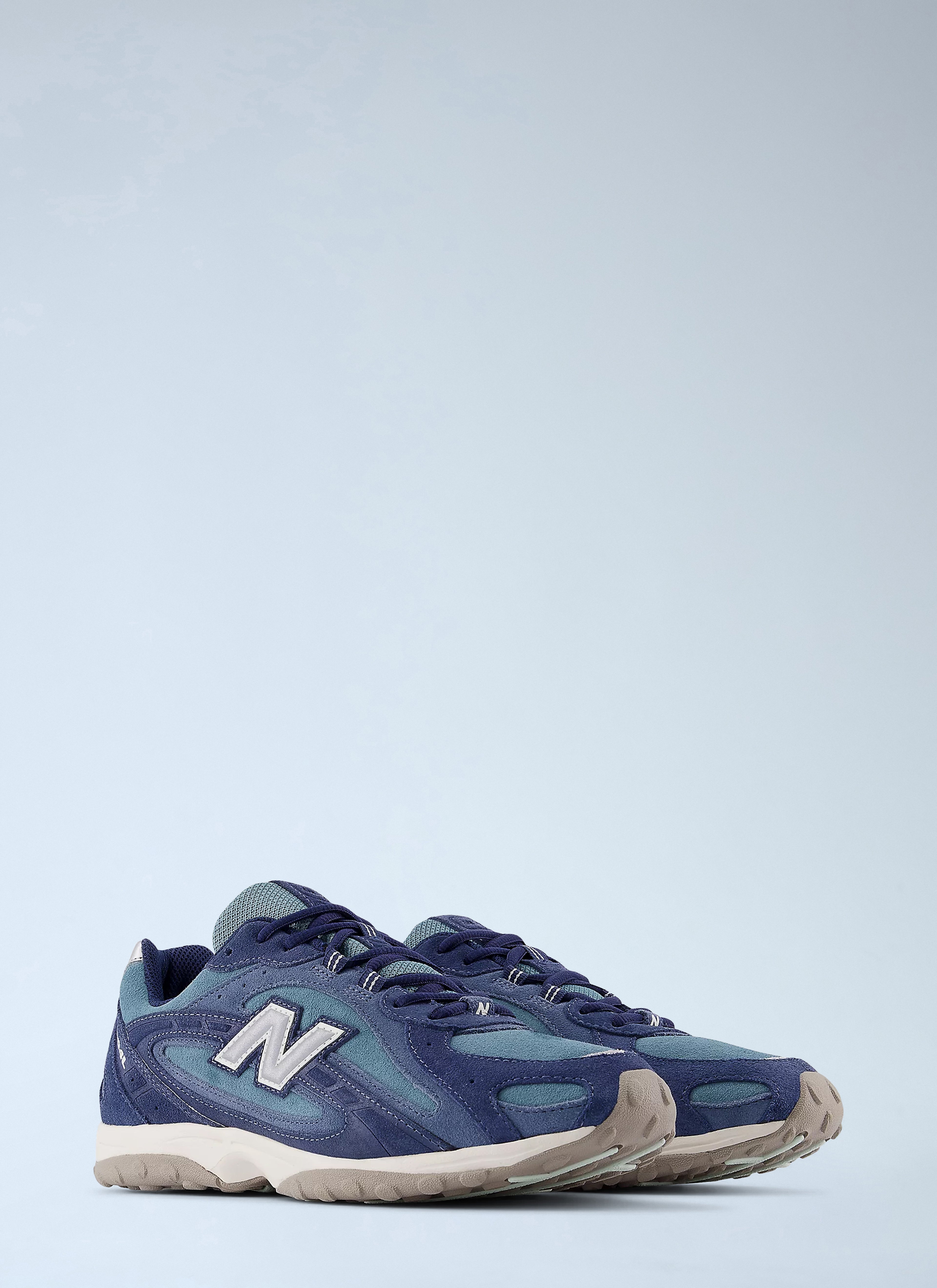 204L Sneakers