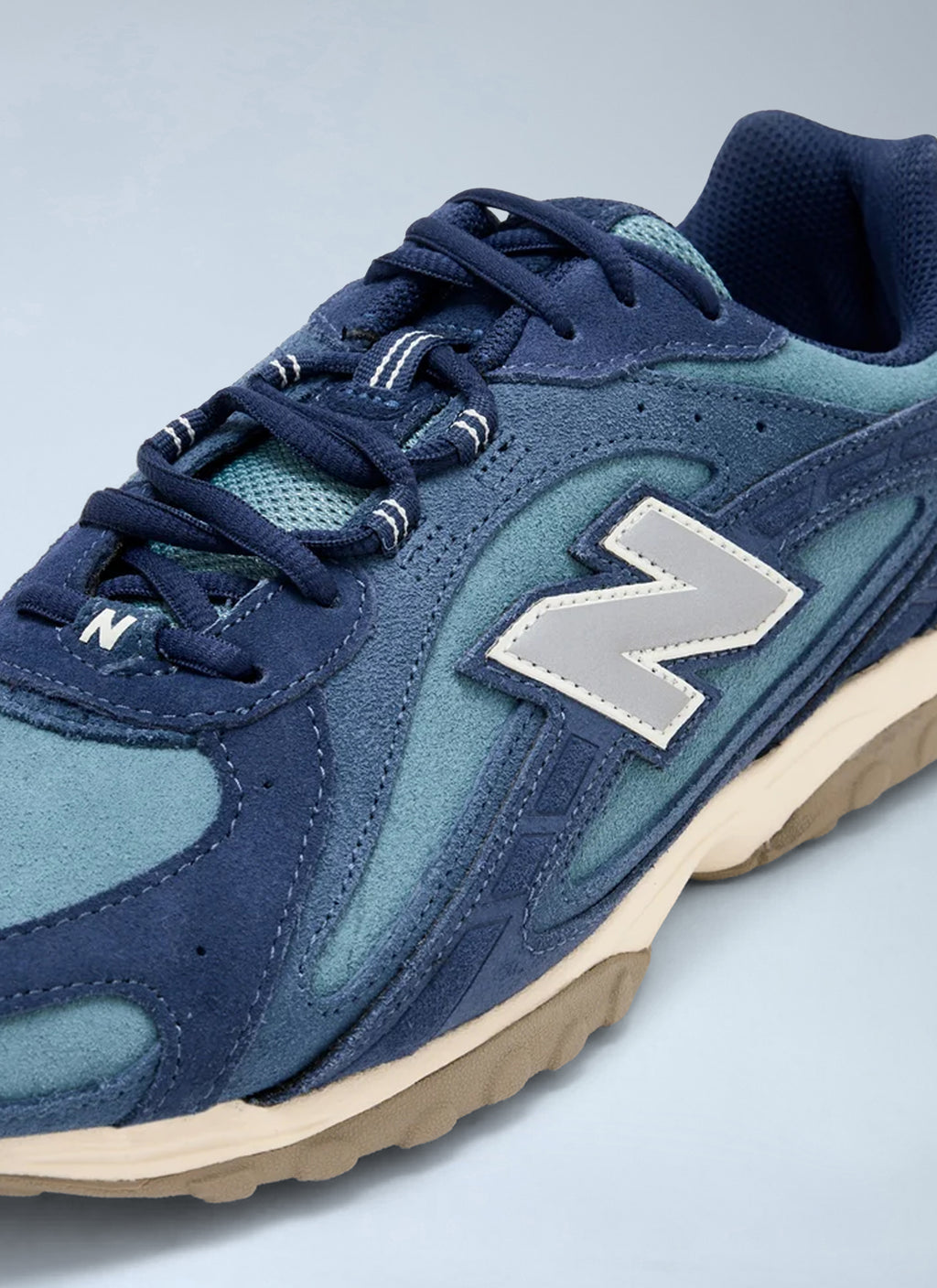 204L Sneakers