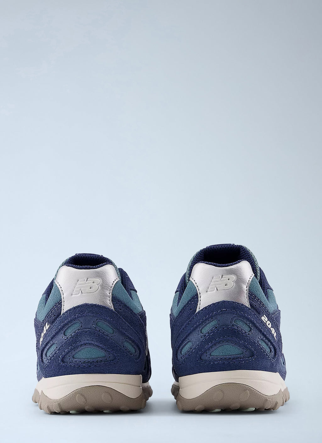 204L Sneakers