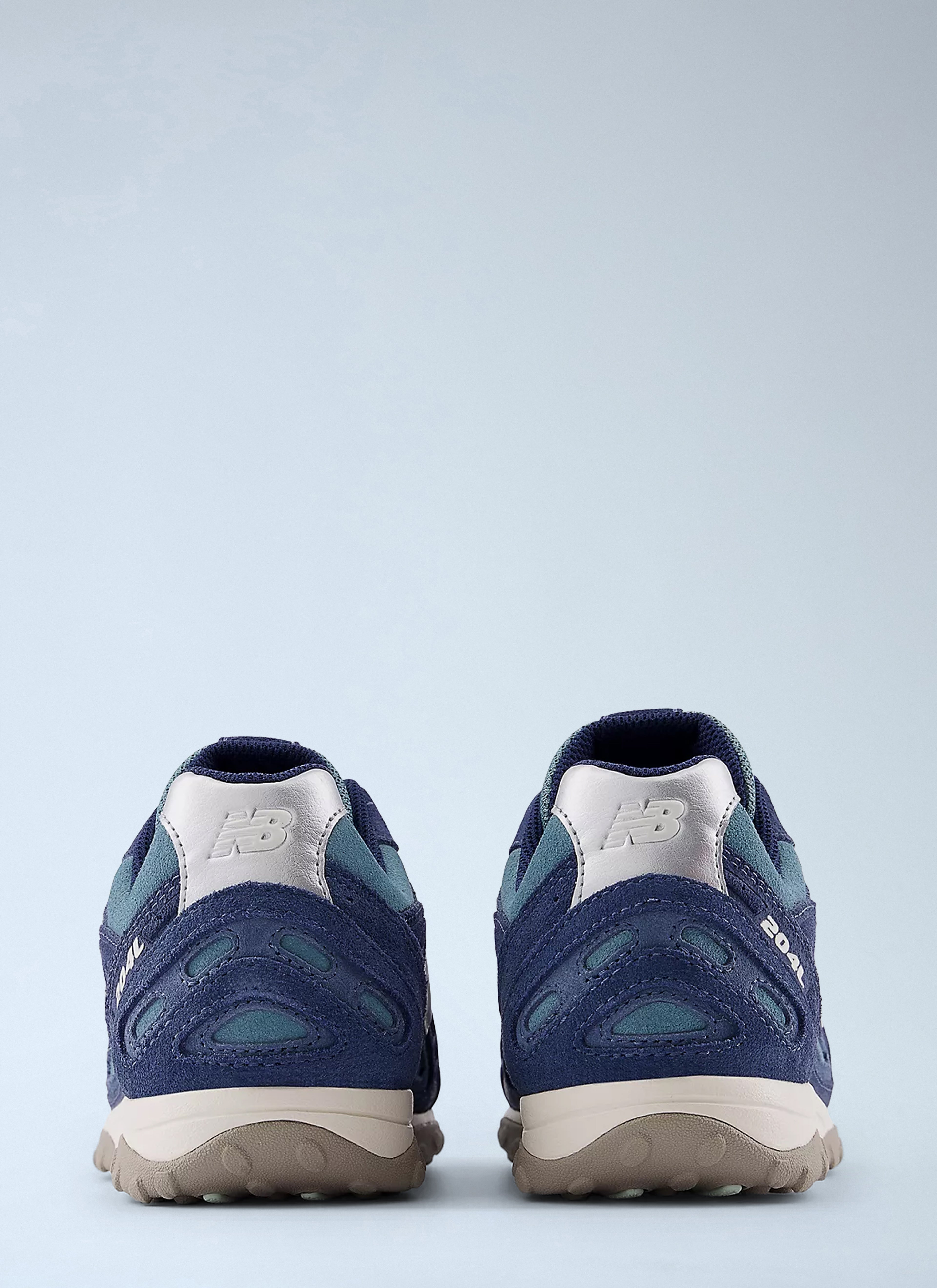 204L Sneakers
