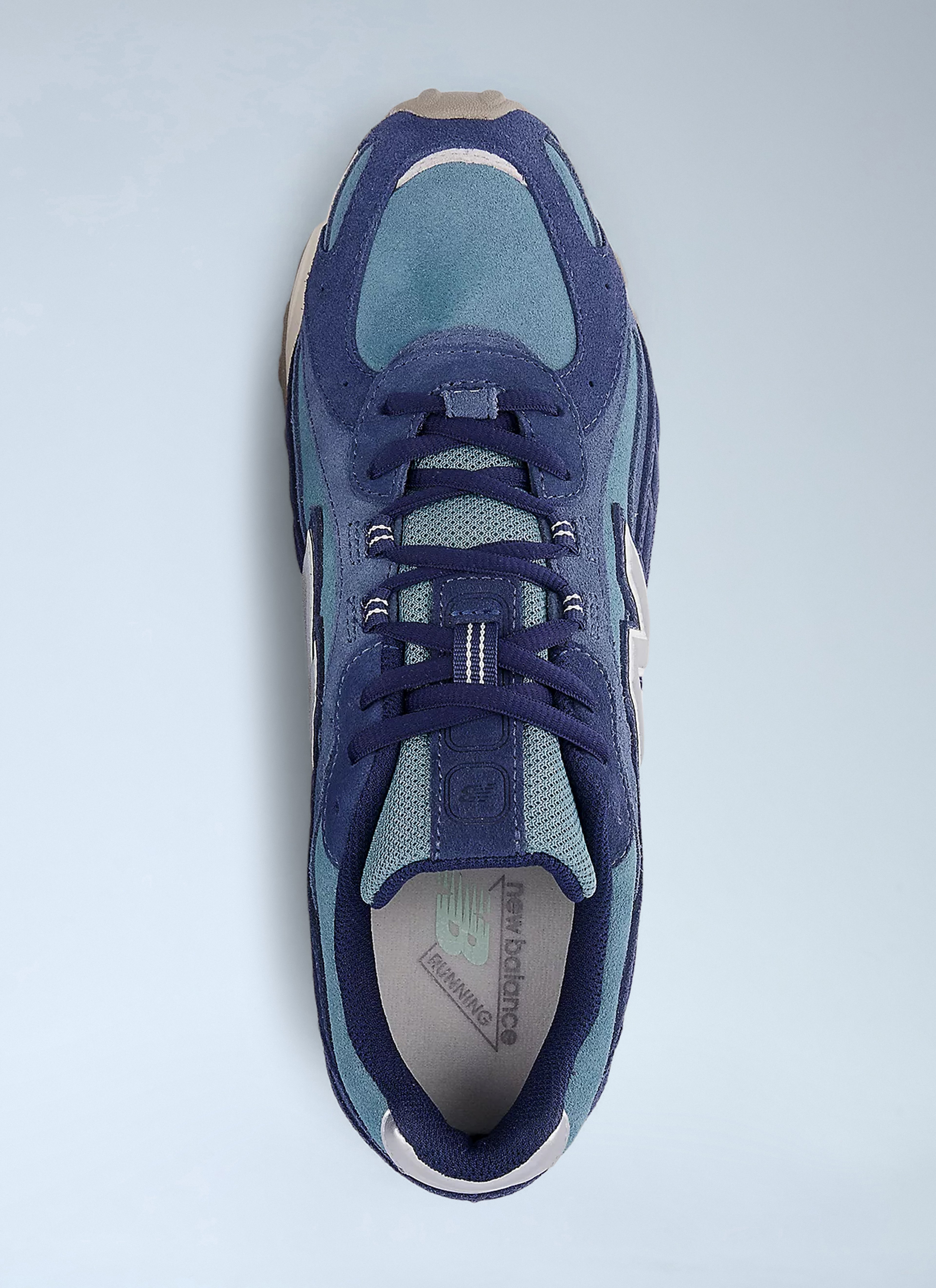 204L Sneakers