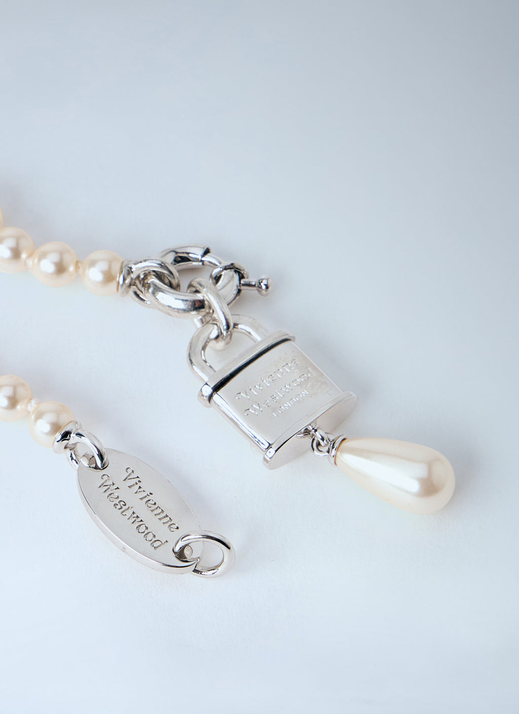 Celestia Small Pendant Necklace