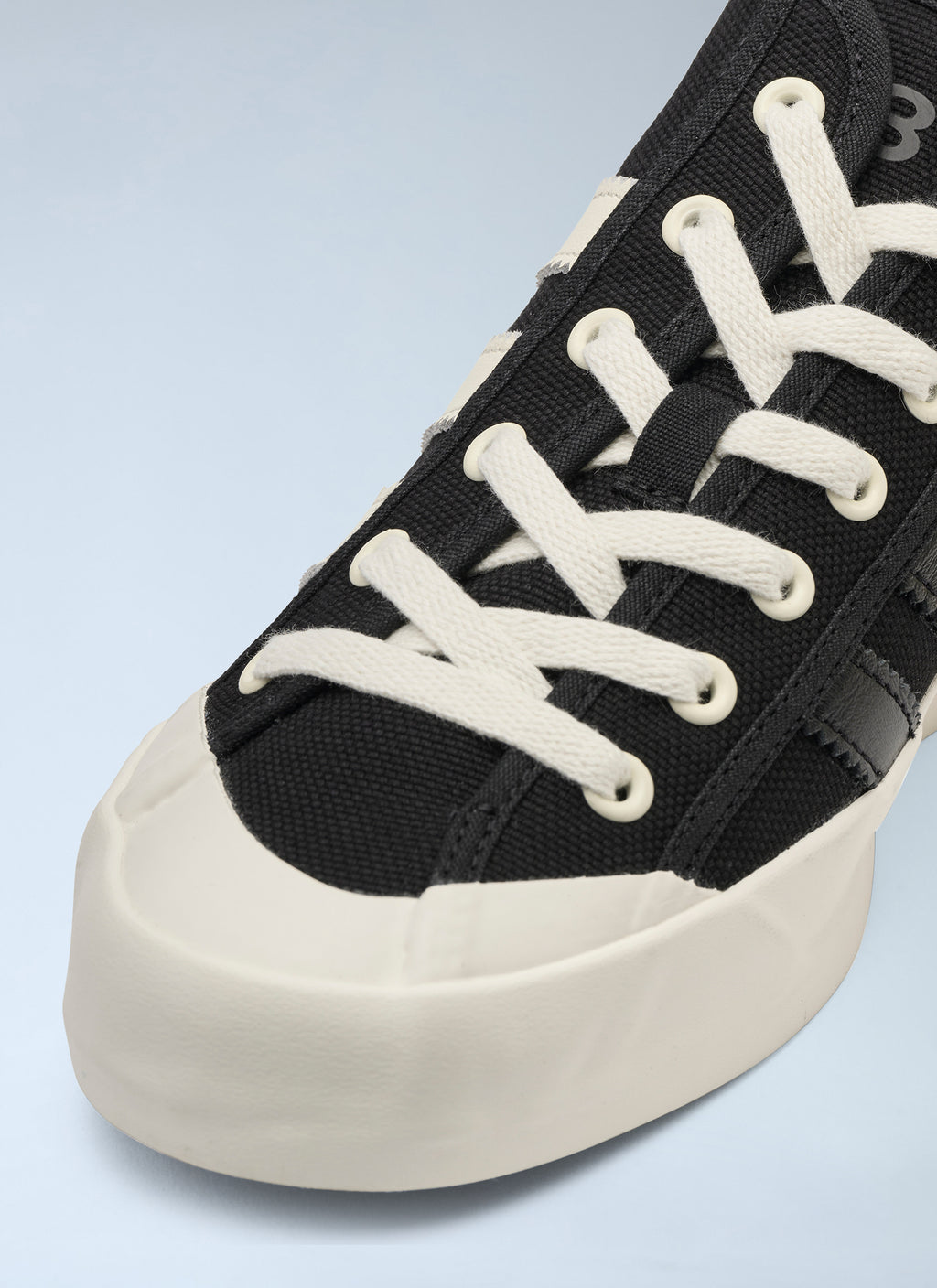 Adria Sneakers