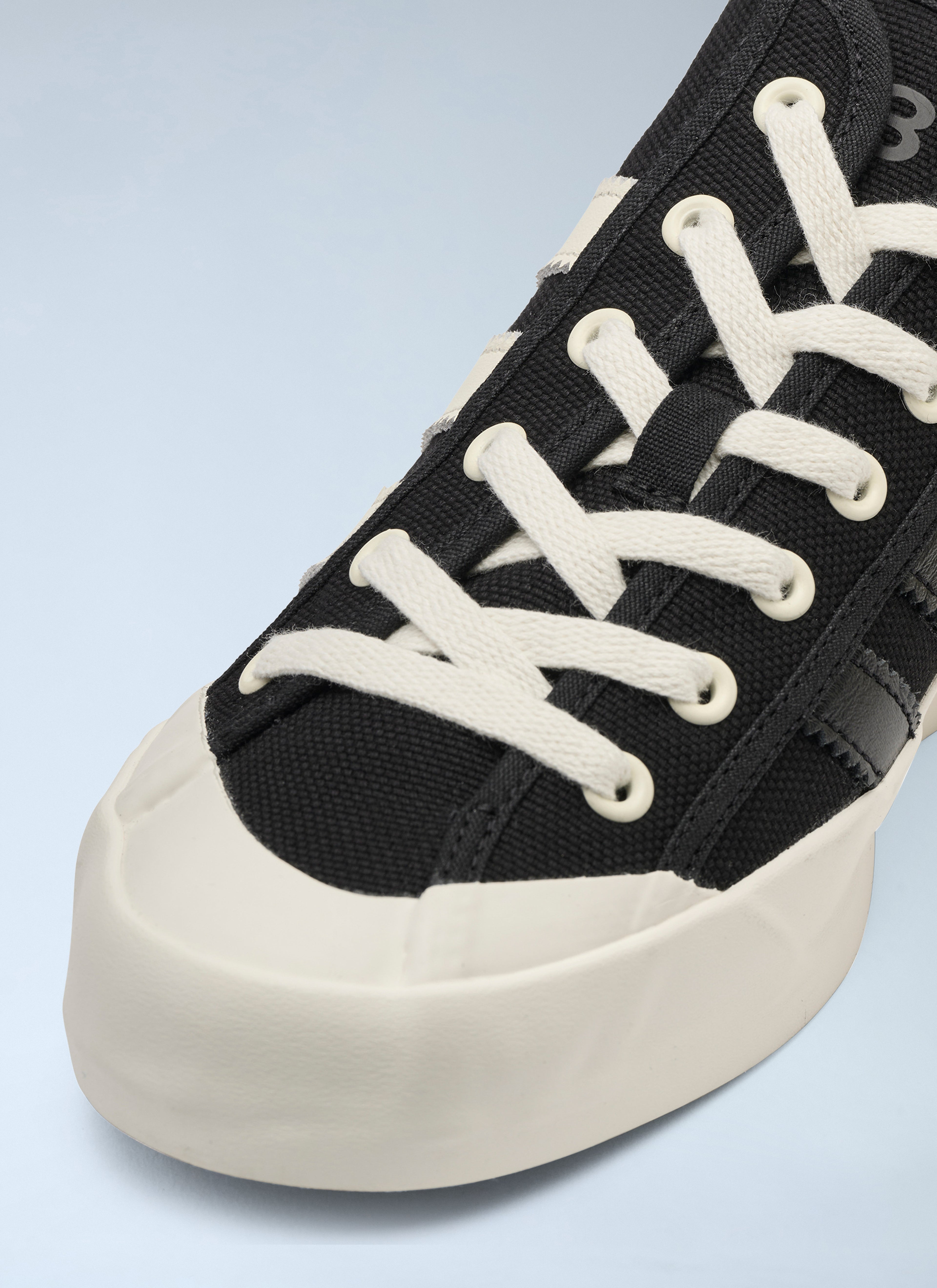 Adria Sneakers